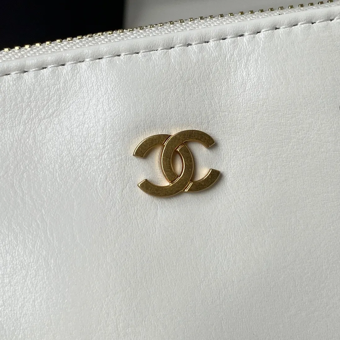 Fashion Item Travel