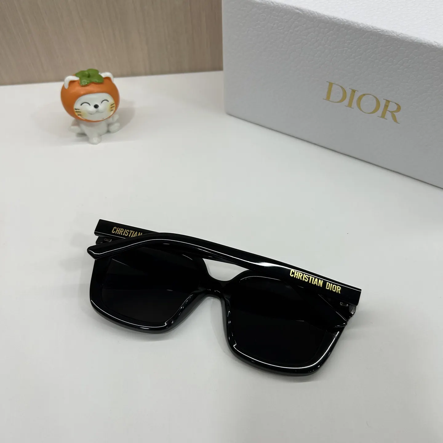 Dior 黑白方框太阳镜 个性遮阳款