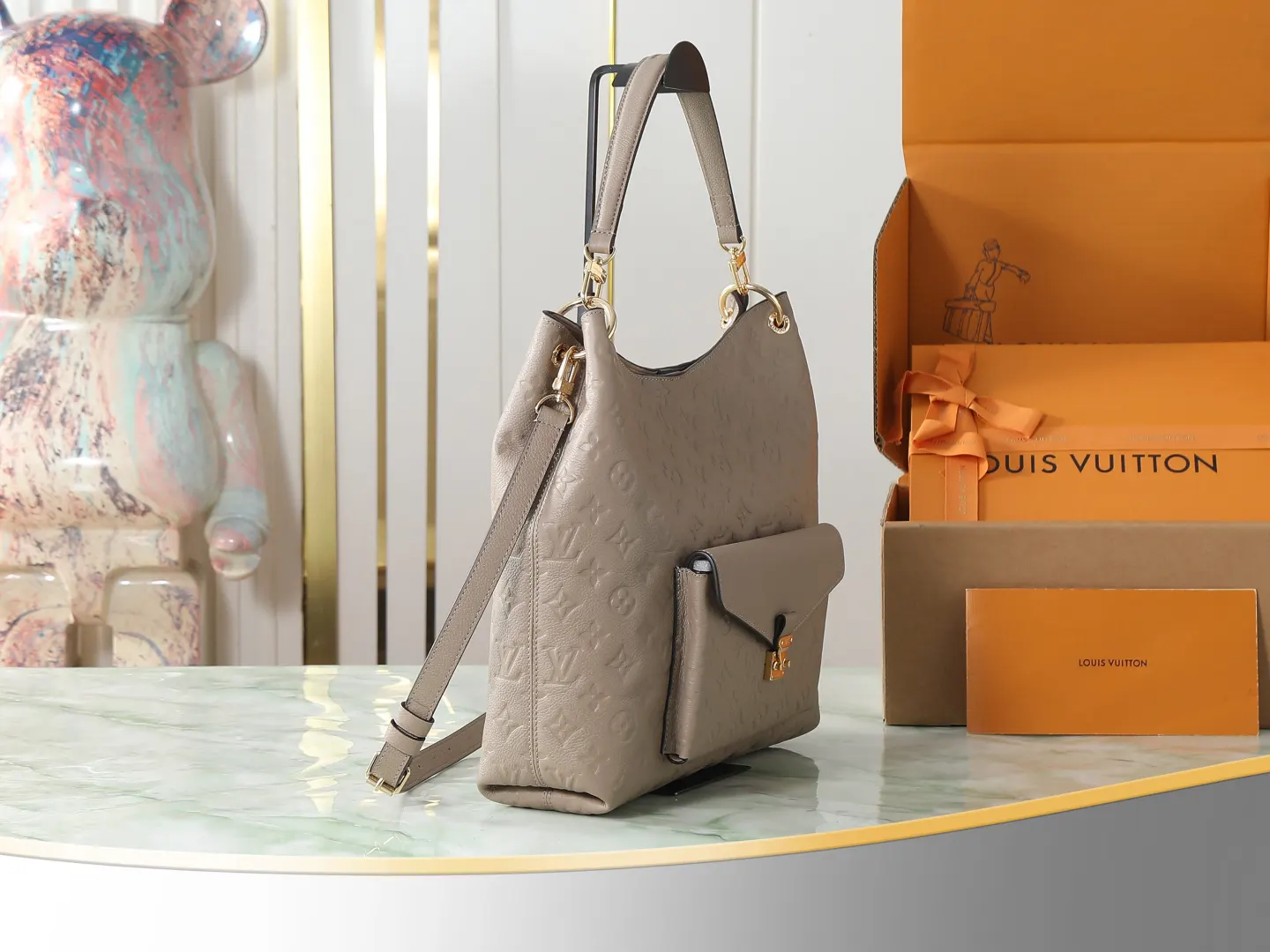 Louis Vuitton Métis Shoulder Bag Commuter