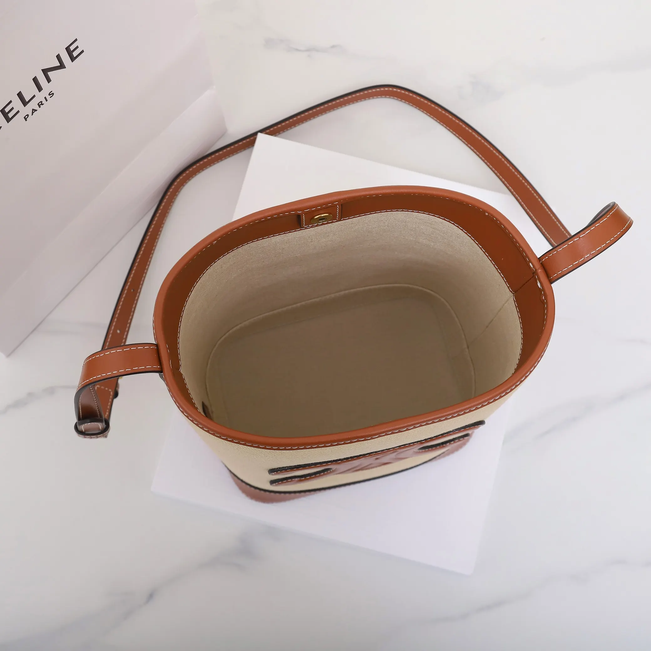 Celine 牛皮 批 意大利进口 开发 水桶包 休閒水桶款