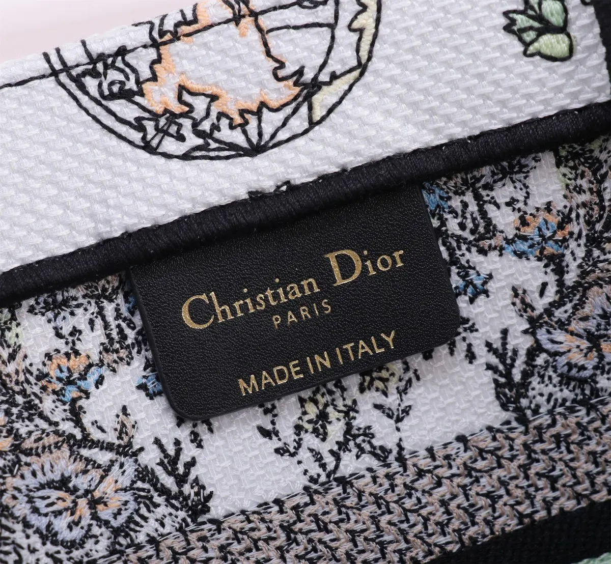 Book Tote 白色 托特包 大容量托特款