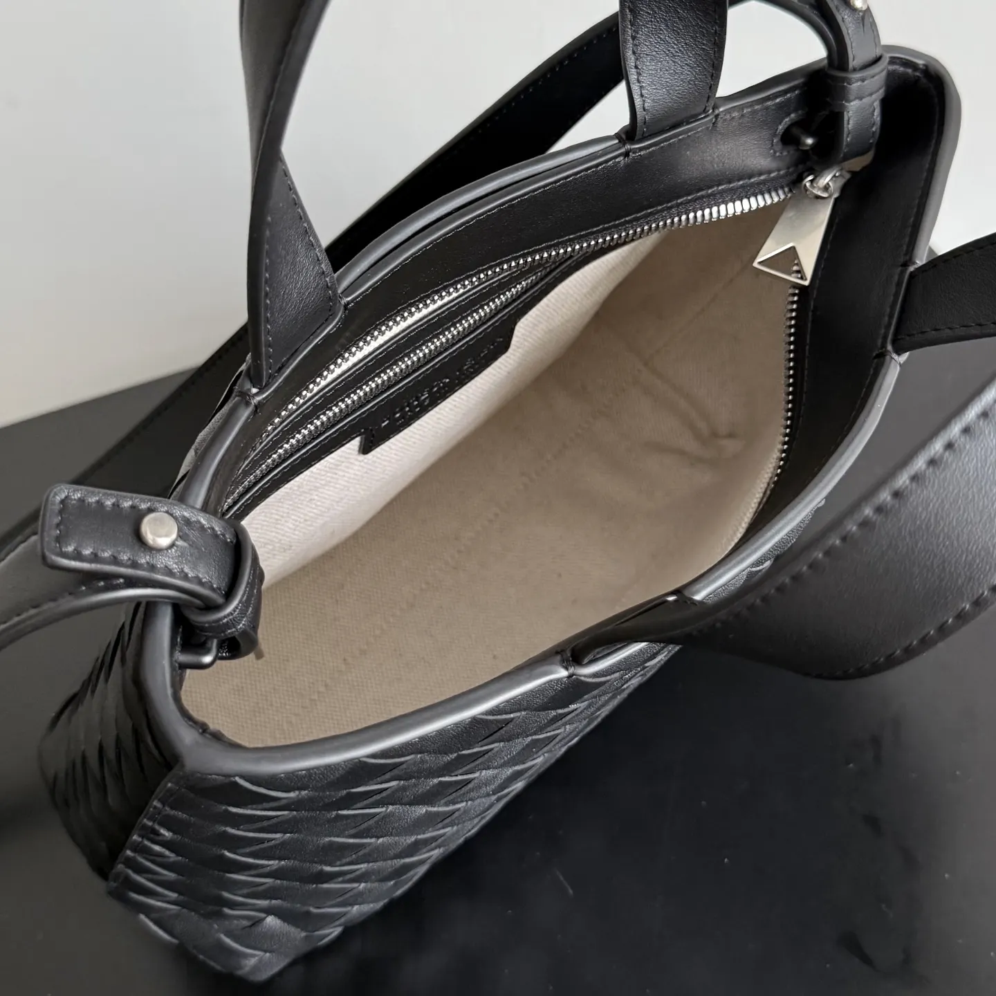 Bottega Veneta 牛皮 托特包 大容量托特款