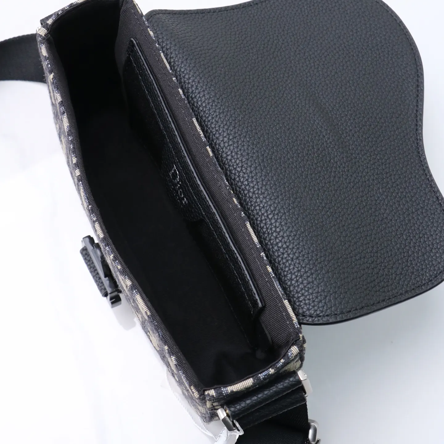 Dior Saddle Oblique 斜背包