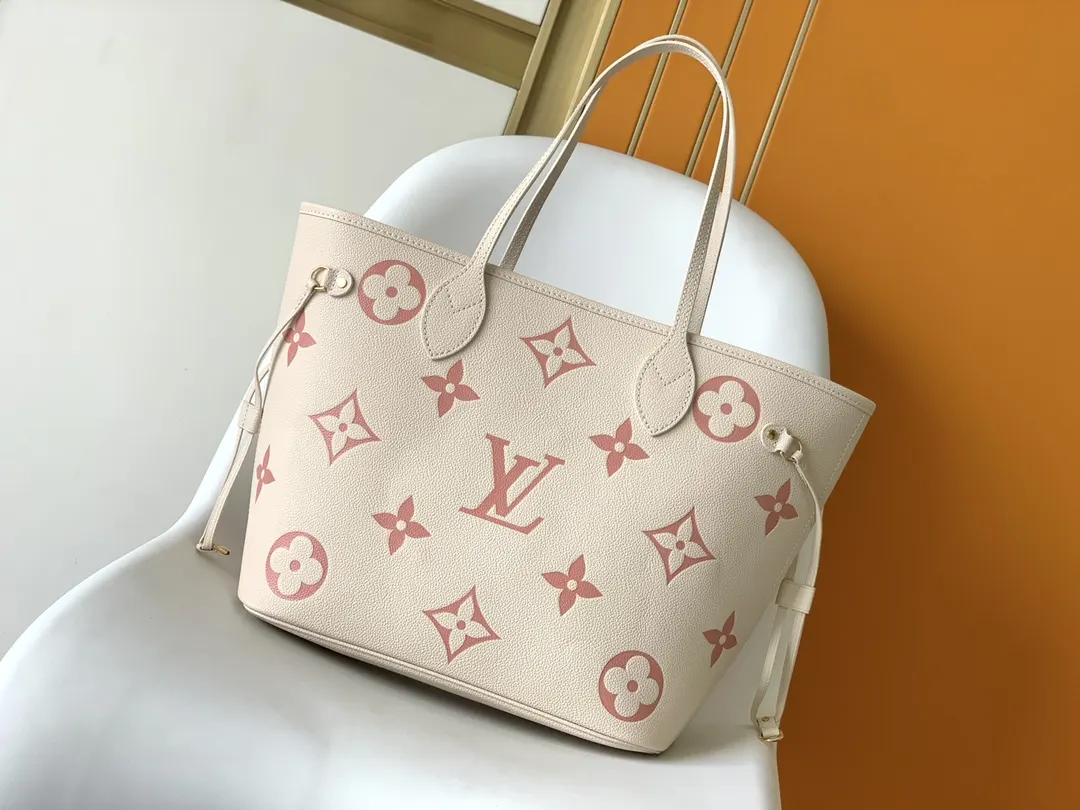 LV Neverfull 粉色 手拿包 精致手拿款