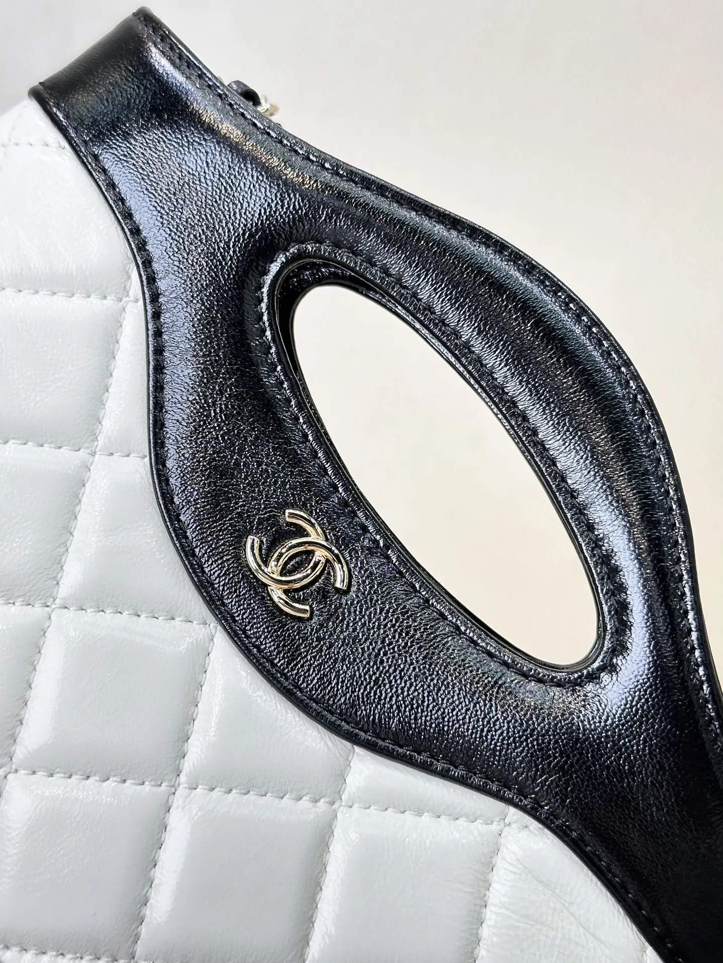 Chanel Oil Wax Sheepskin Chain Bag One Shoulder Cross Image 4 Chanel Oil Wax Sheepskin Chain Bag One Shoulder Cross Image 4