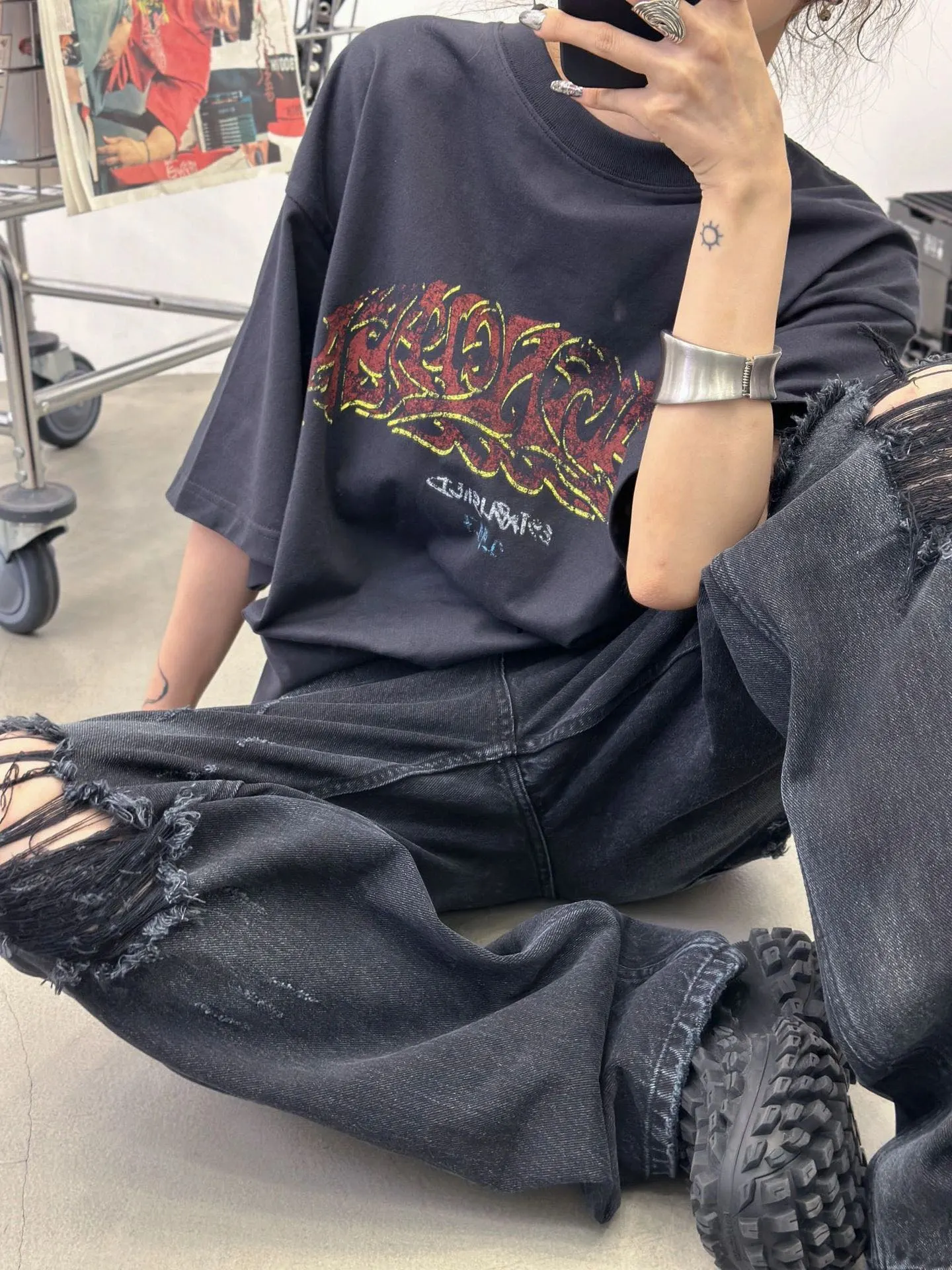 Balenciaga 黑色印花短袖T恤 穿搭展示