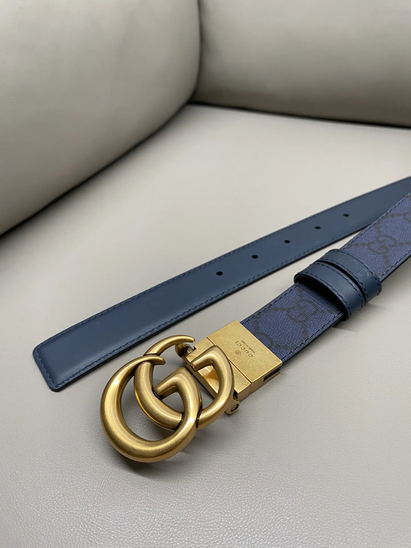 Gucci Marmont 双G扣牛皮双面腰带