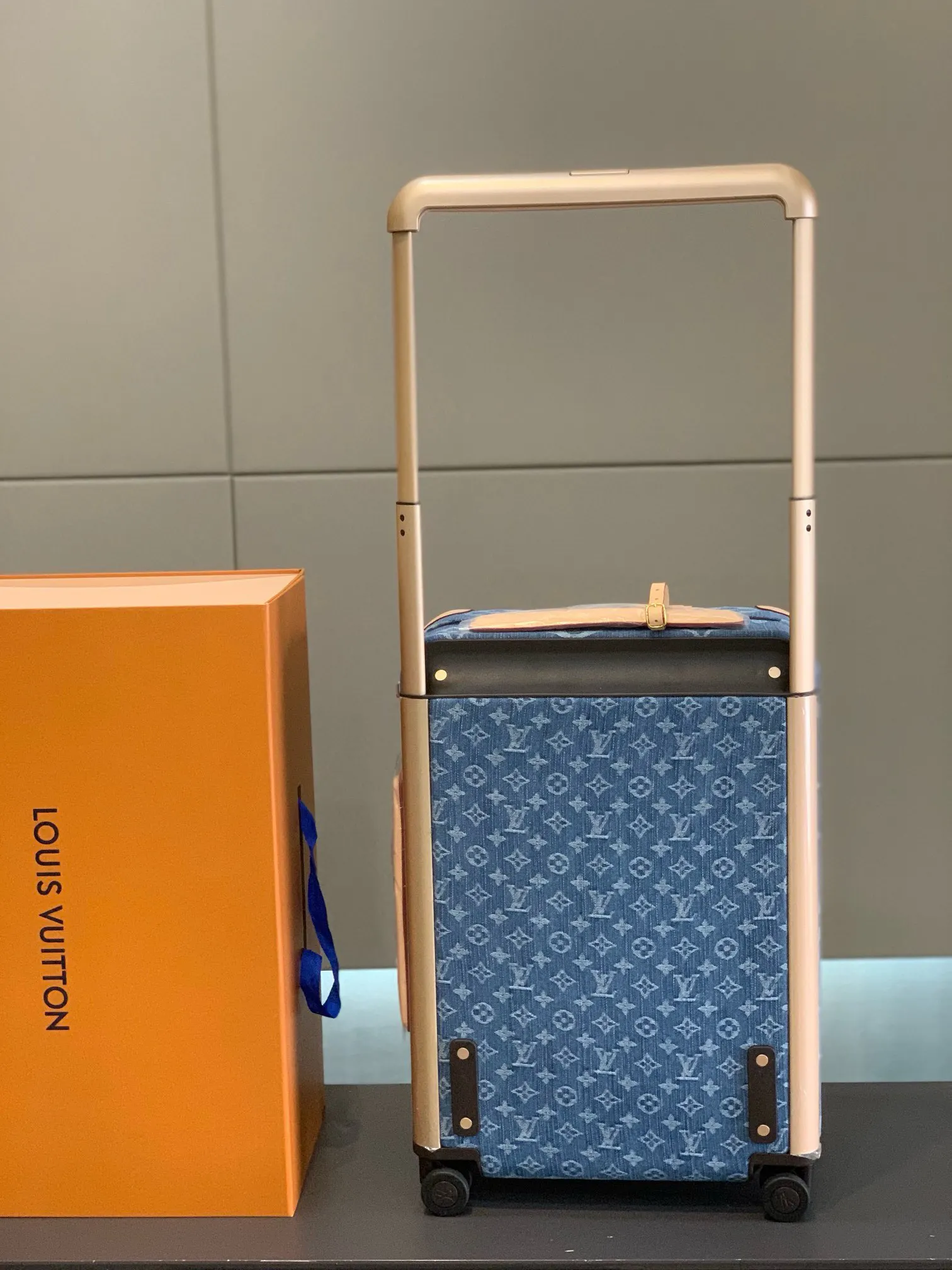 驴牌拉杆箱旅行箱 路易v 变色皮 海关锁 万向 行李箱 旅行拉杆款 輕便出行款