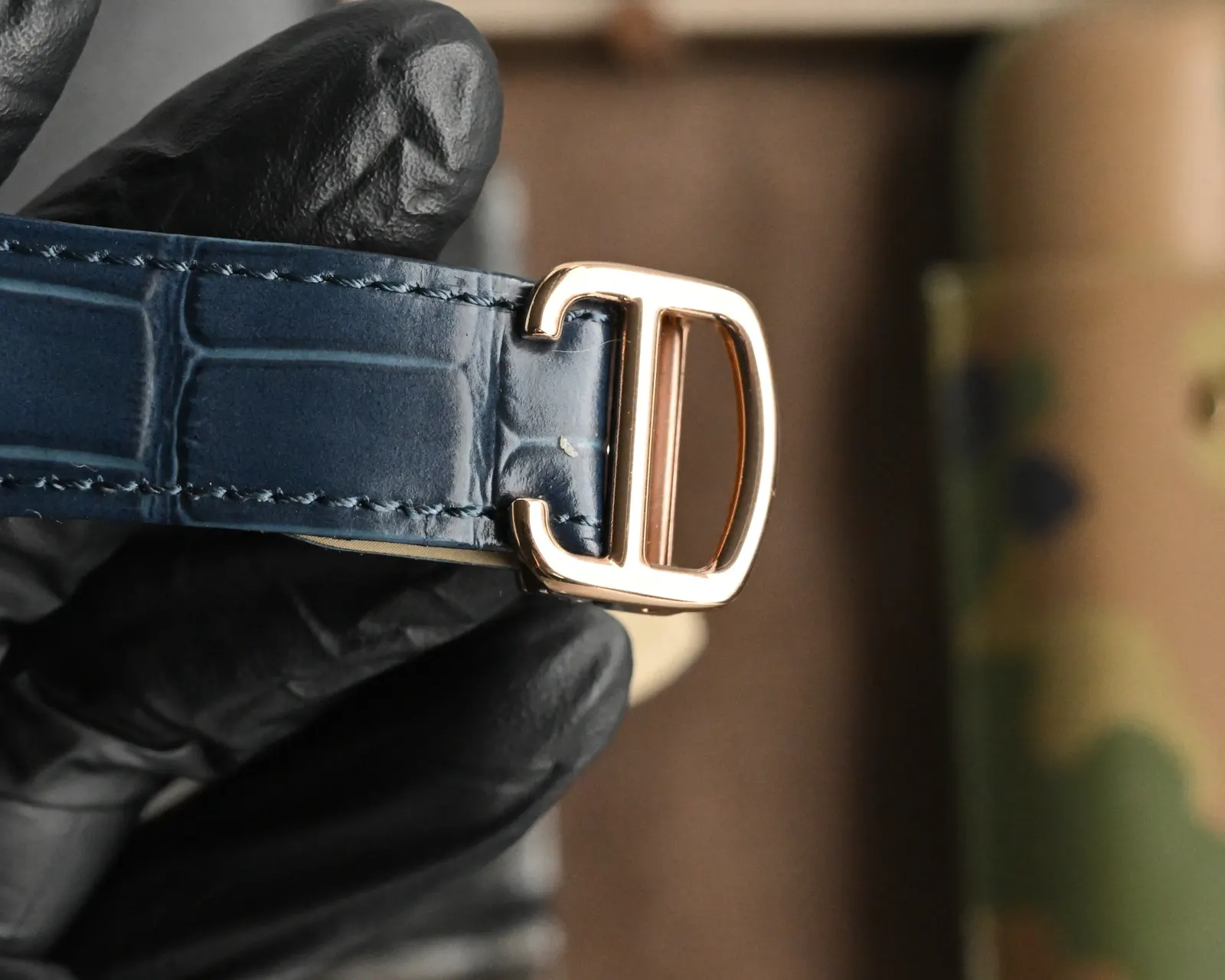 Watch Classic Leather Image 9 Watch Classic Leather Image 9
