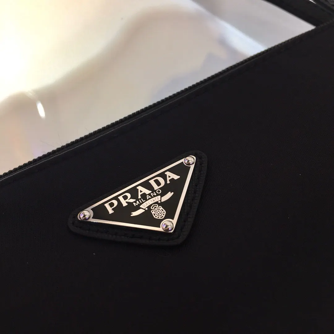 Prada Re-Nylon 皮革 三角标 手拿包
