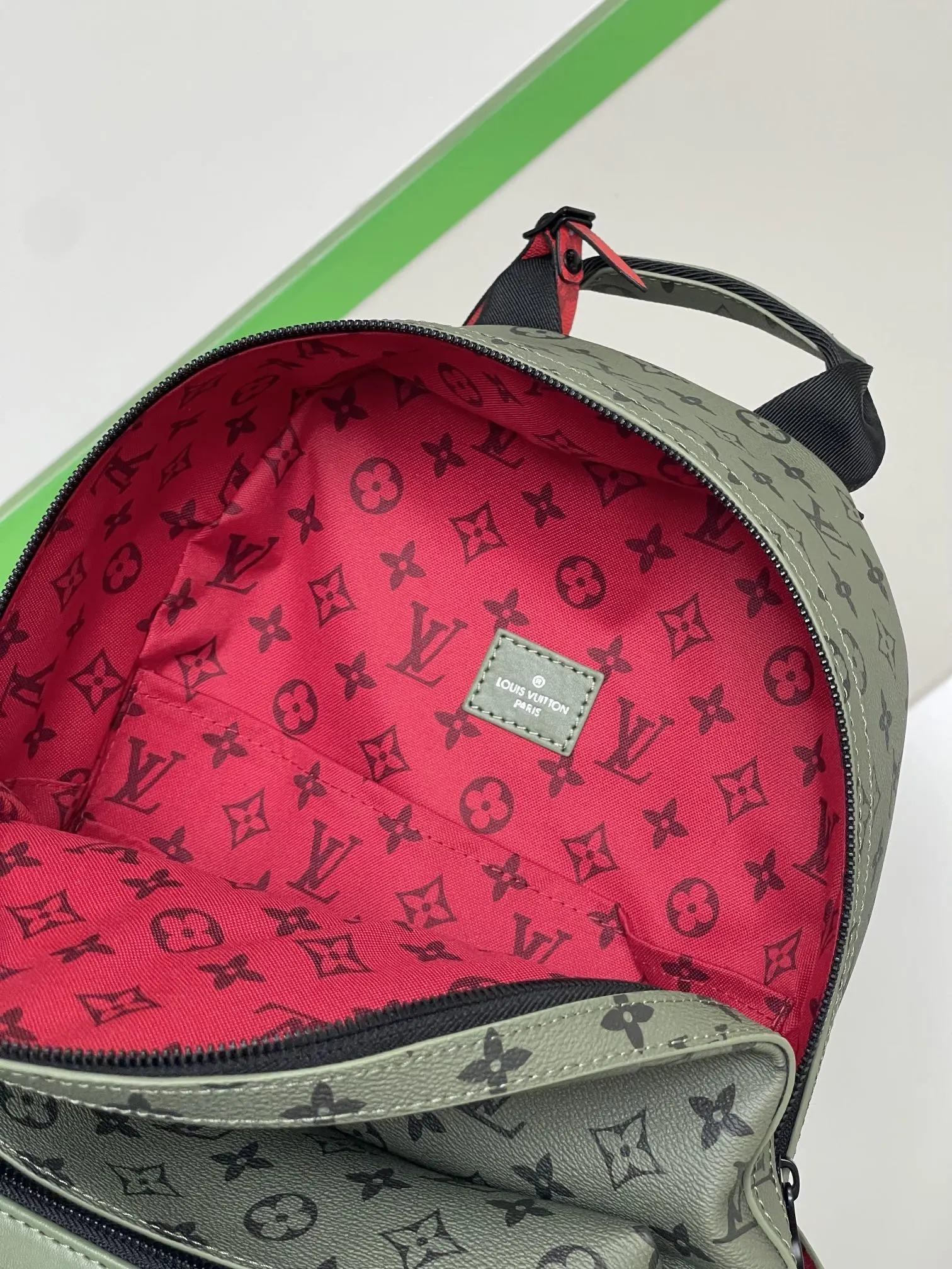 LV 綠色 帆布 雙肩包 实用雙肩款