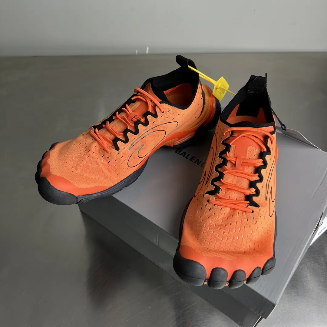 Balenciaga Runner 橙色 运动鞋 休閒运动(數字2) Balenciaga Runner 橙色 运动鞋 休閒运动(數字2)