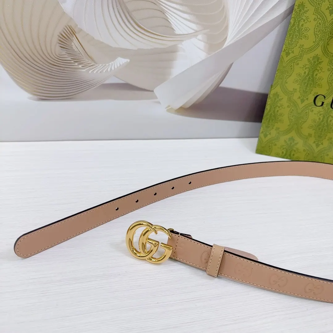 Gucci Double G 双G扣牛皮双面腰带