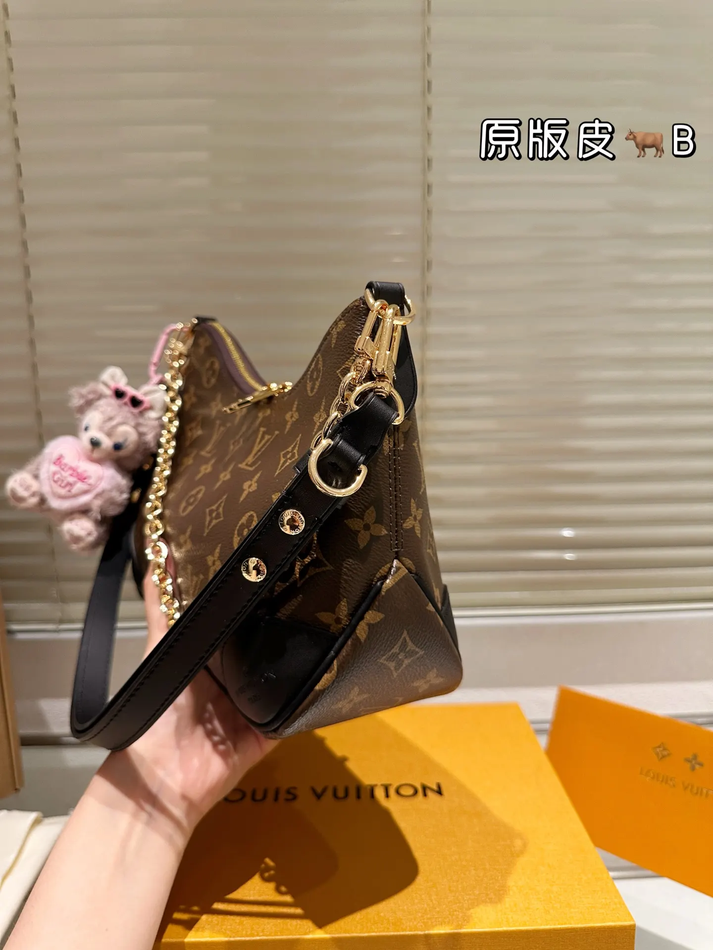 LV 老花 金色 牛皮 把肩带拆掉只用鏈條 雞就是个单问包 鏈條包 精致鏈條款