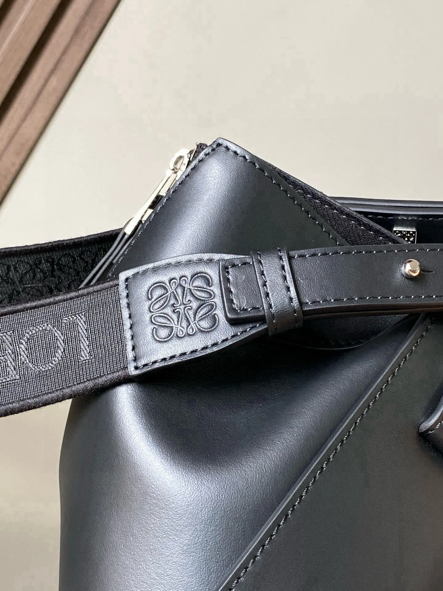 黑色 牛皮 吊床包新尺寸 Hammock bag吊床包疯狂翻牌 斜挎包 轻便斜挎款