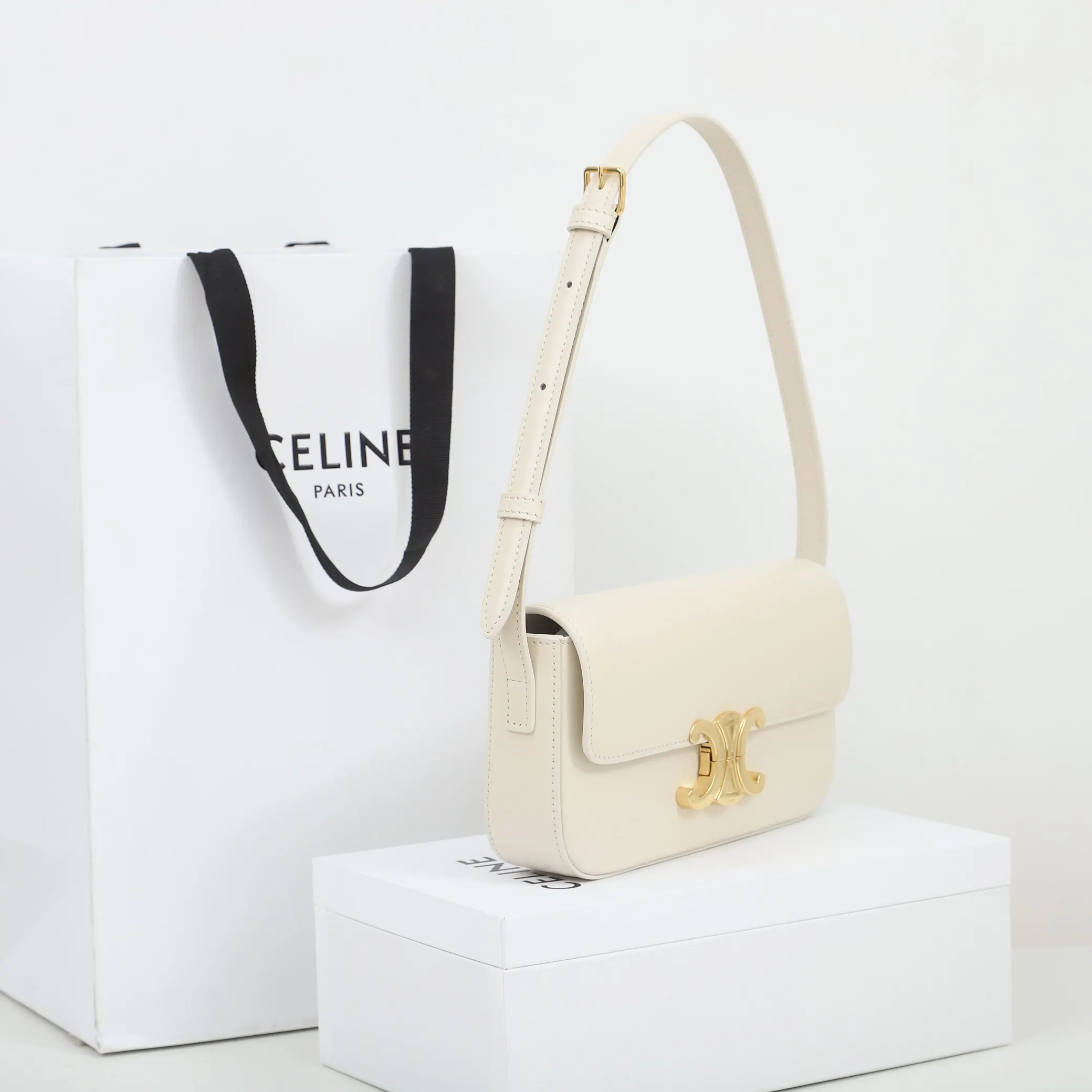 Celine 牛皮 批 意大利进口 开发 水桶包 休閒水桶款