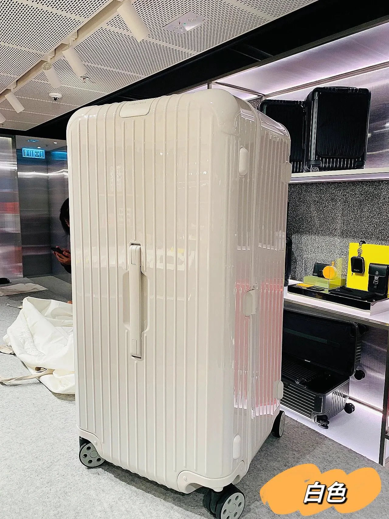 黑色 白色 RIMOWA 日默瓦Essential 系列 行李箱 旅行拉杆款 轻便出行款