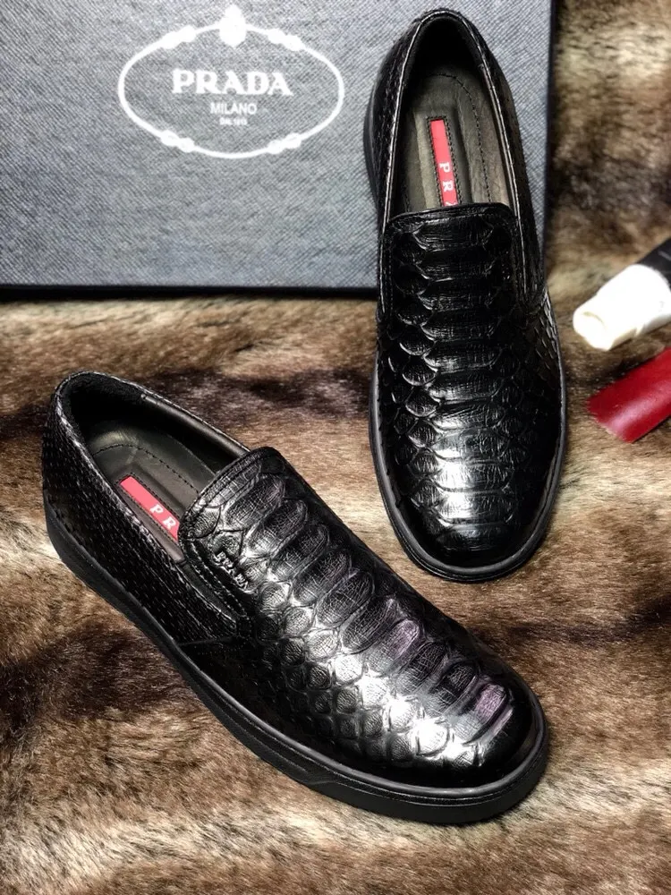 Prada 蟒蛇皮 休闲鞋 舒适