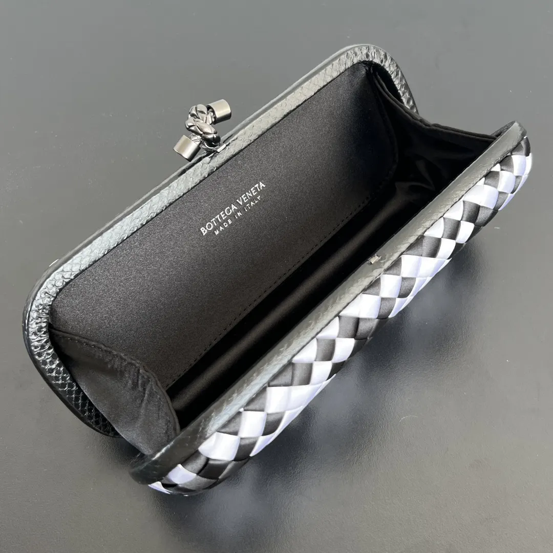 Bottega Veneta 化妆包 便携收纳款