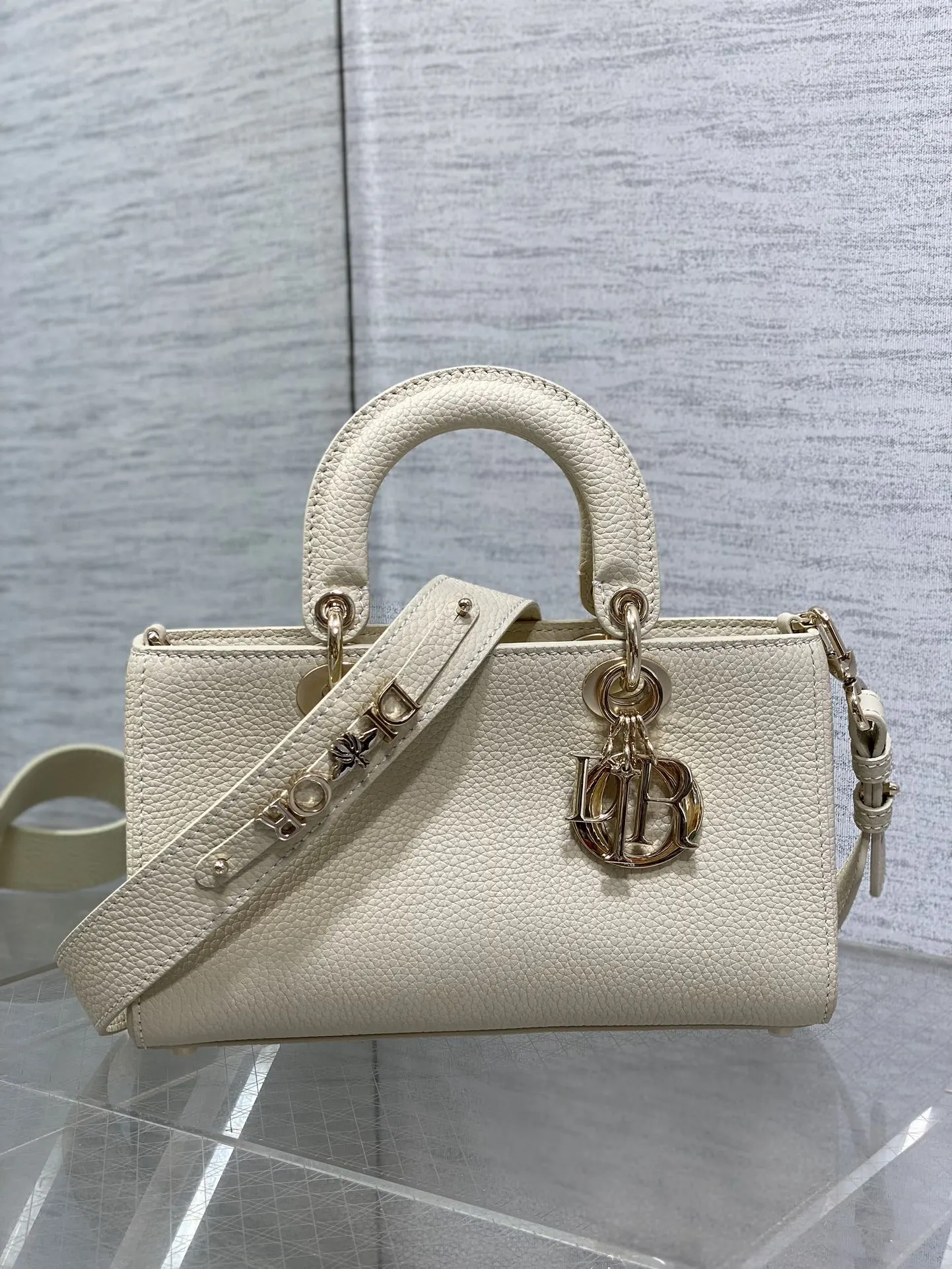 Dior 黑色 牛皮 进口 牛皮横款戴妃包 Lady 手提包 通勤手提款