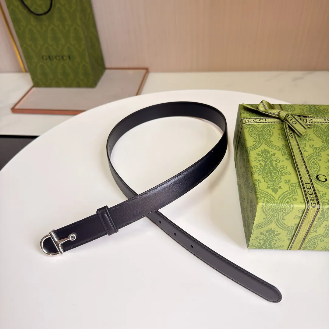 Gucci 双G扣牛皮双面腰带 商务休闲款