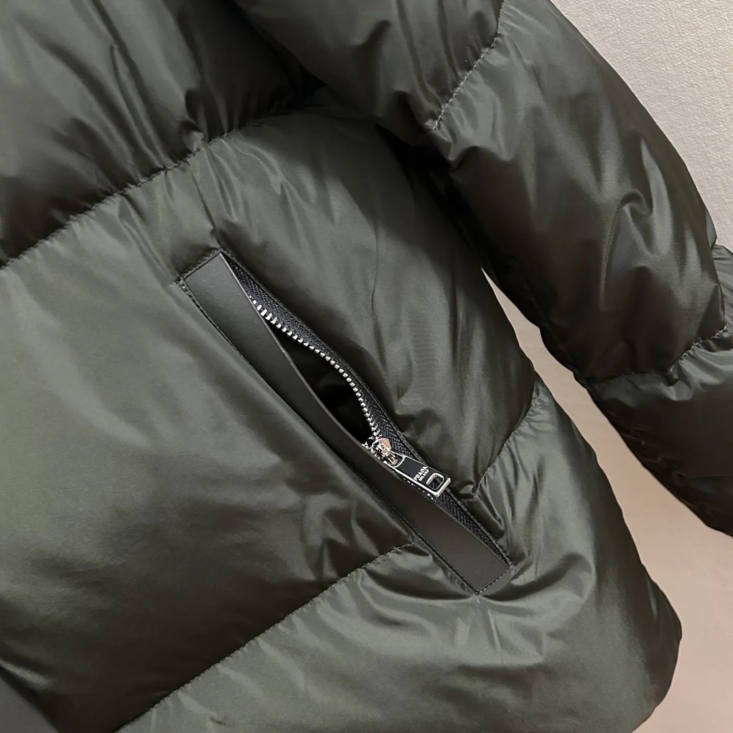 PRADA 羽绒服 通勤休闲款