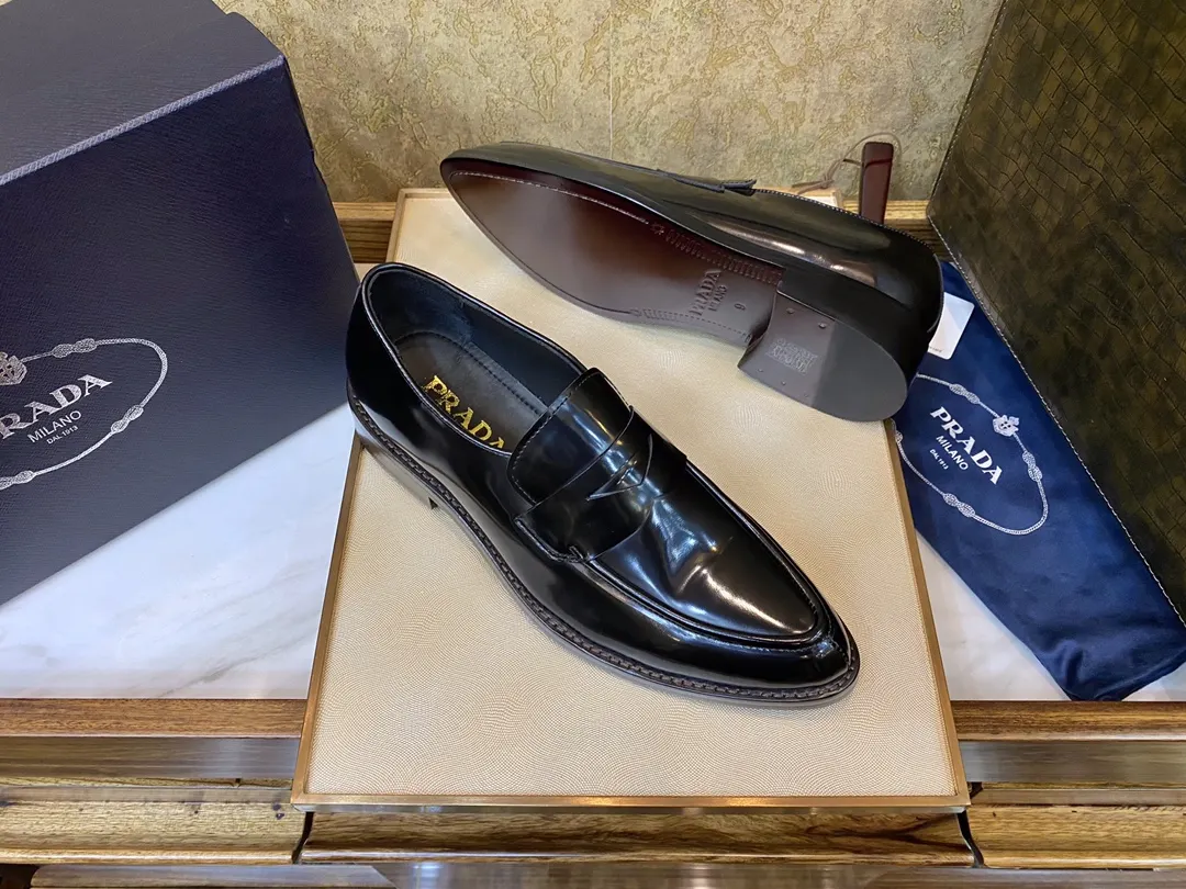 PRADA 牛皮 休闲鞋 舒适百搭款