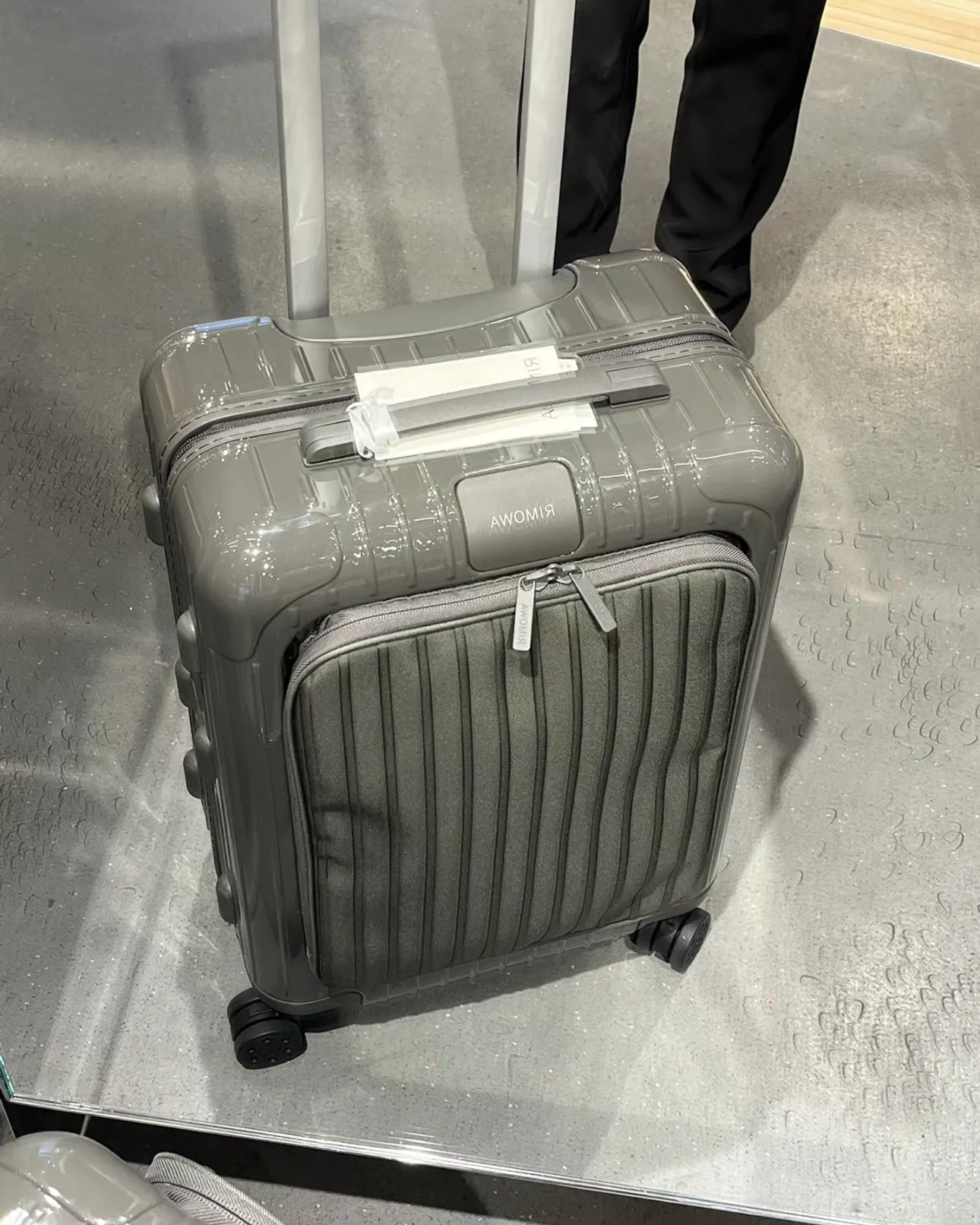 Essential Sleeve 系列 经常出差 需 行李箱 旅行拉杆款 輕便出行款