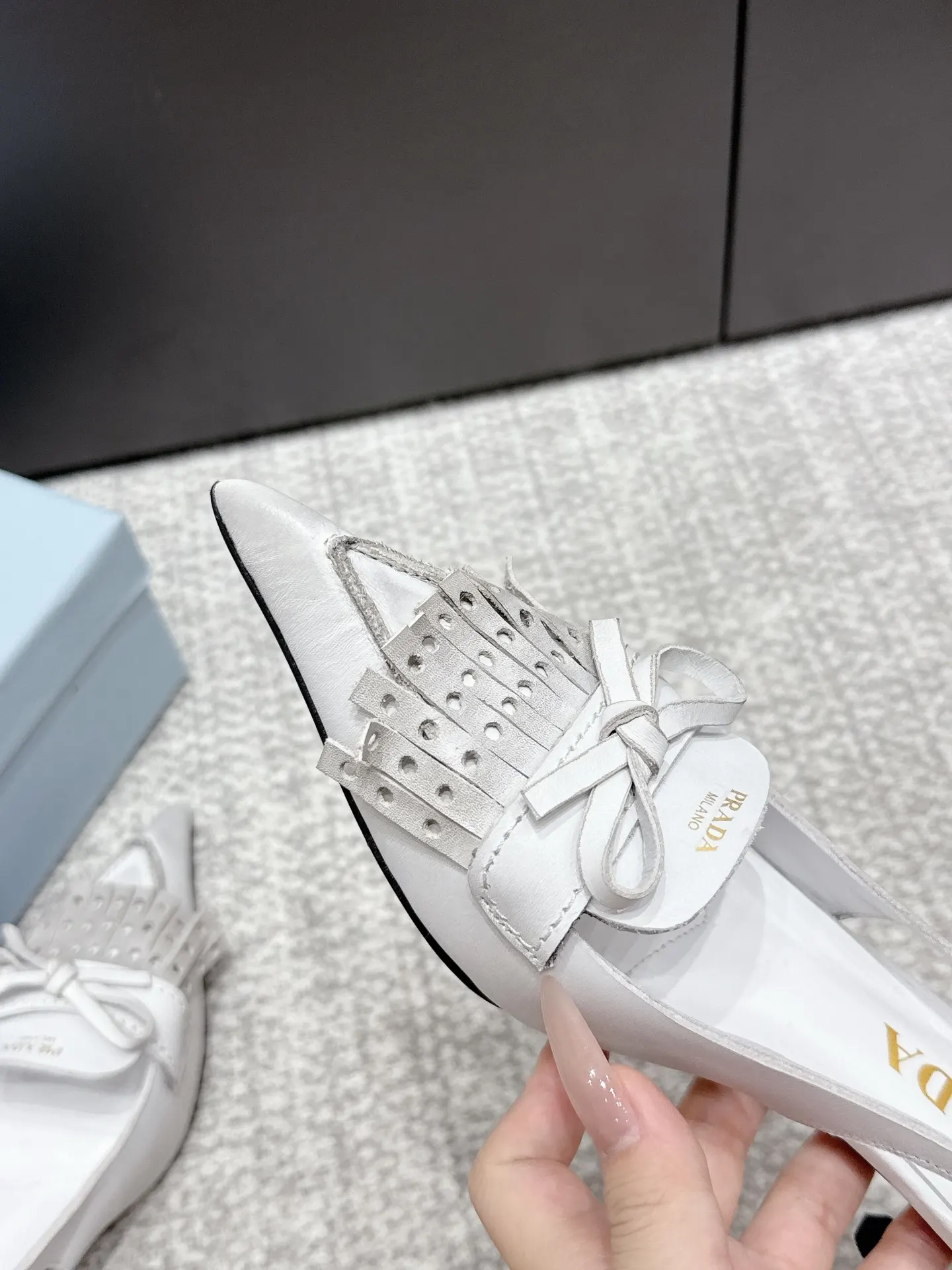 PRADA 牛皮 羊皮 休闲鞋 舒适百搭款