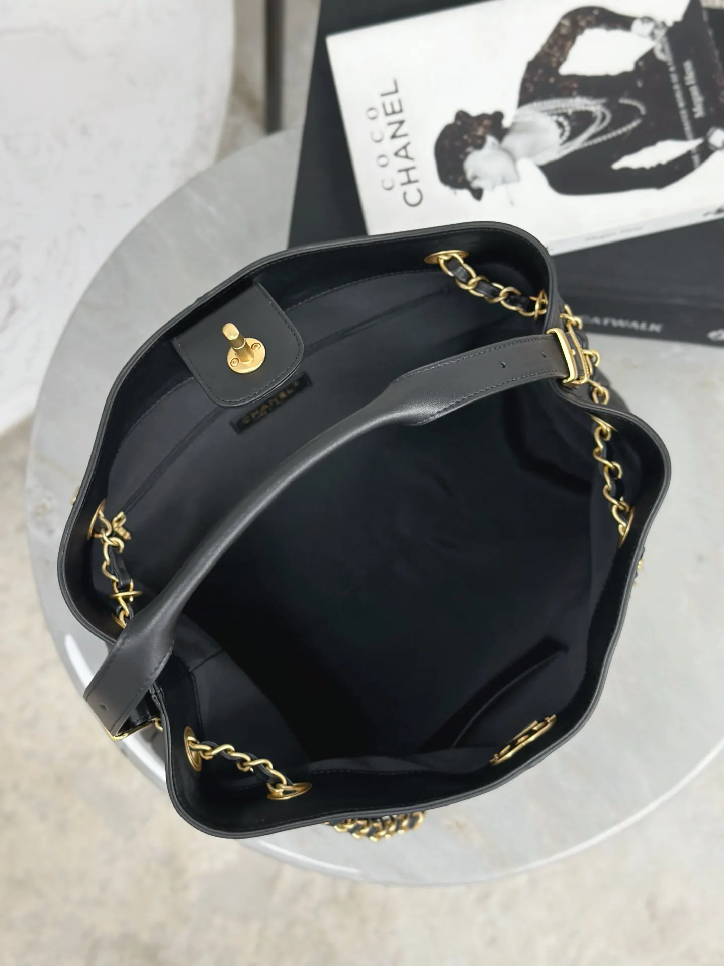 CHANEL 黑色牛皮手提链条包 通勤款 复古款