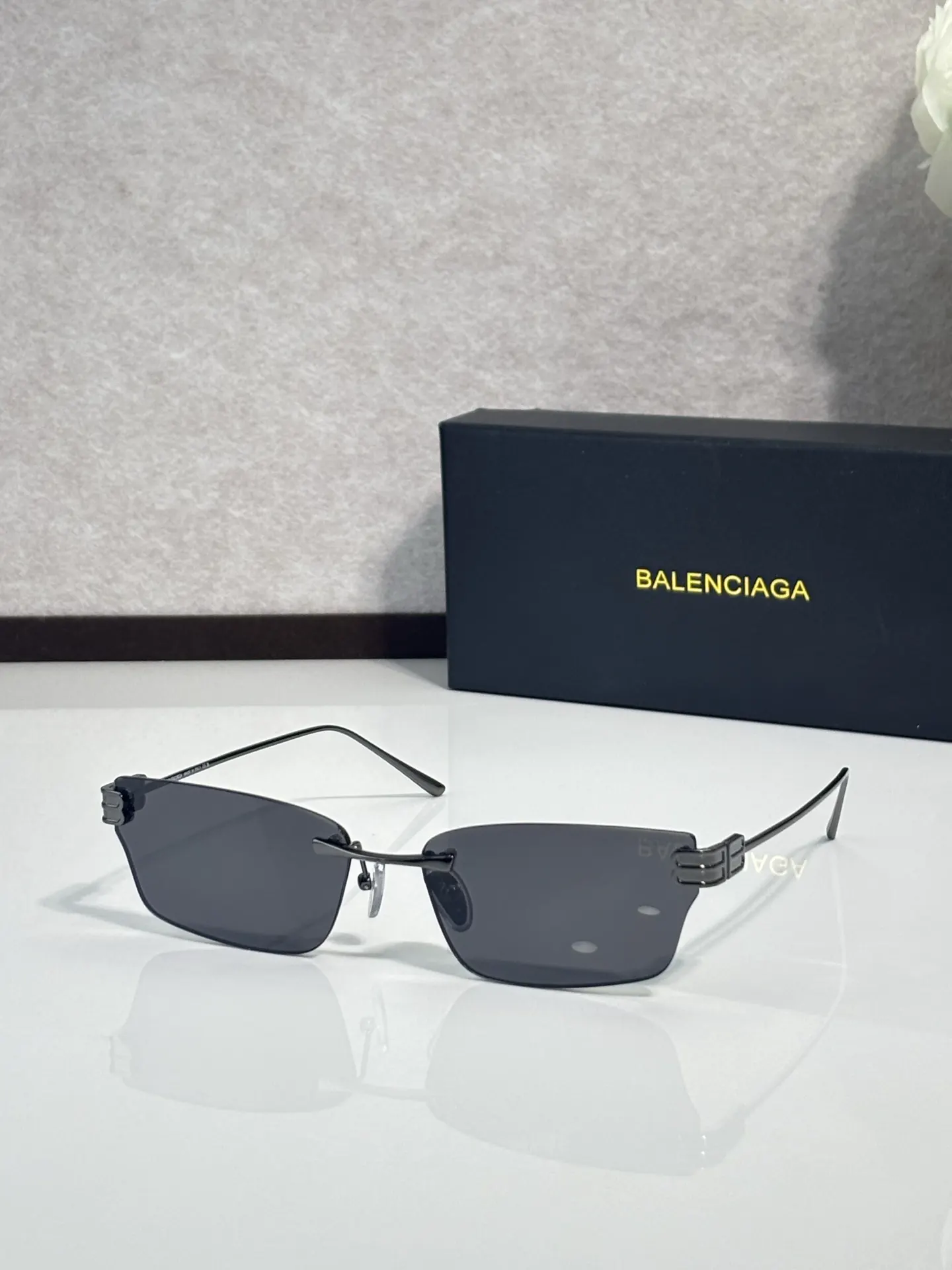 Balenciaga BB0487S 太阳镜