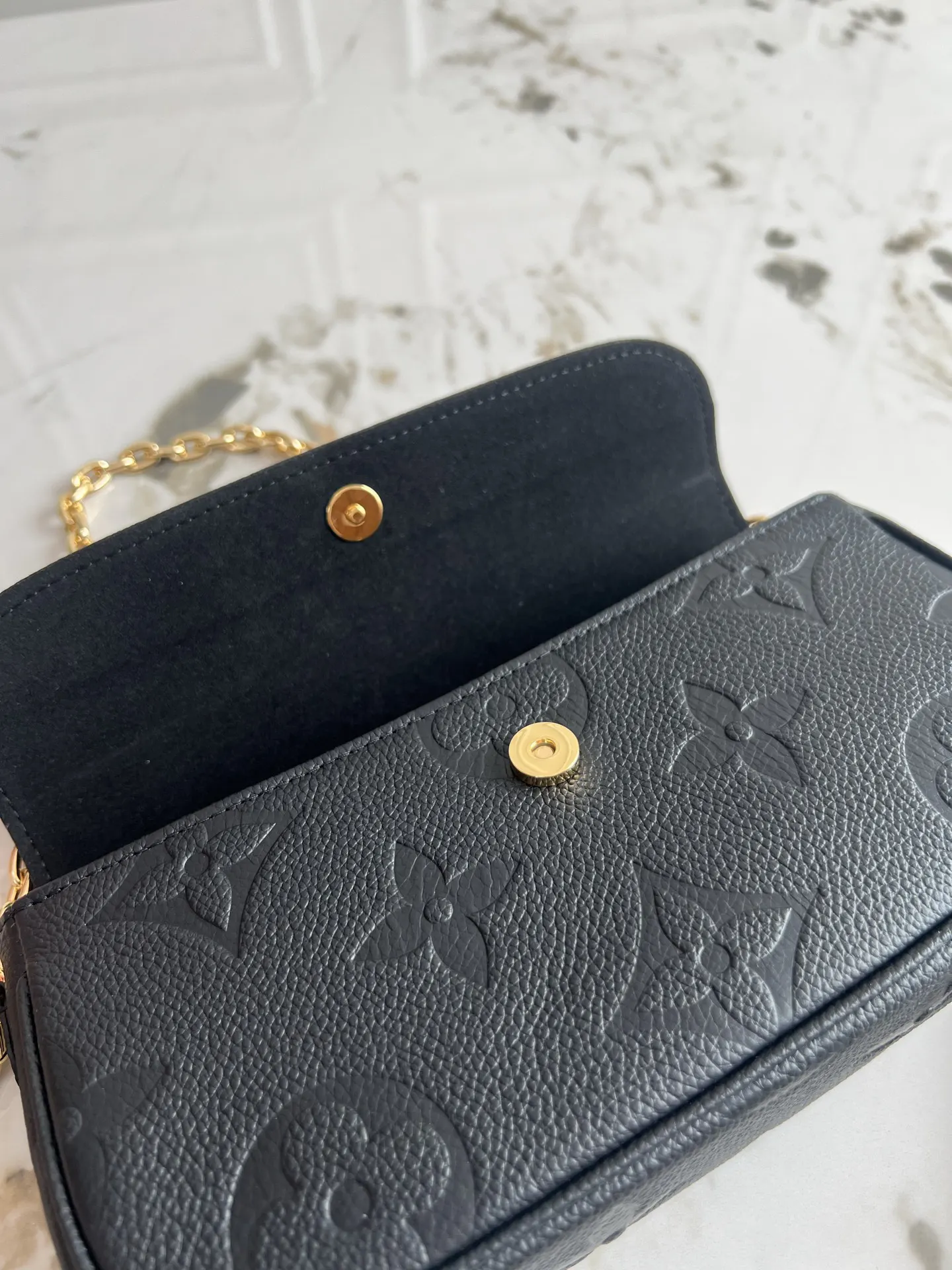 Louis Vuitton M82154 黑色 Monogram 链条包