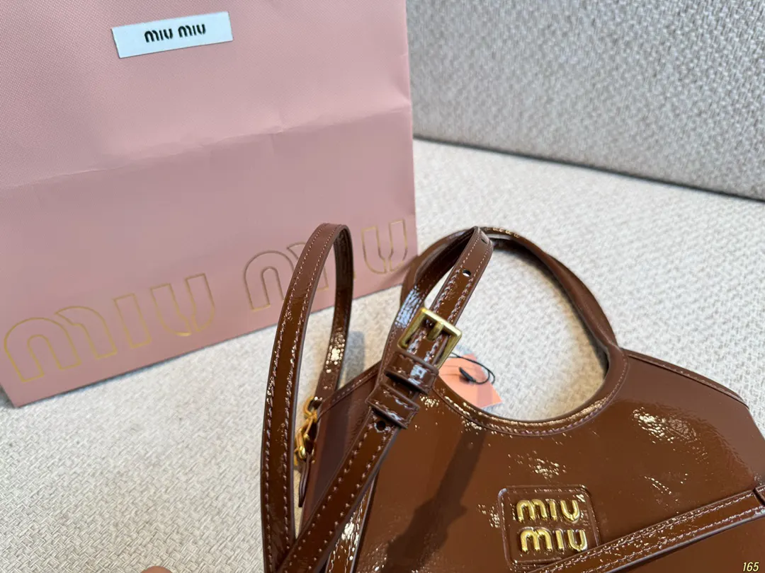 Miu miumiu 美式复古神仙迷你托特包 字母 大容量托特款
