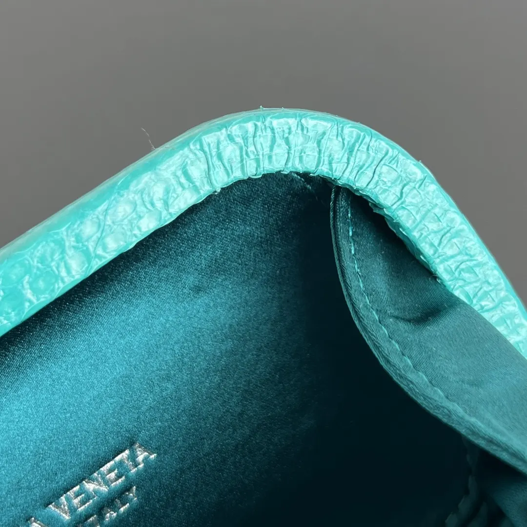 Bottega Veneta 化妆包 便携收纳款