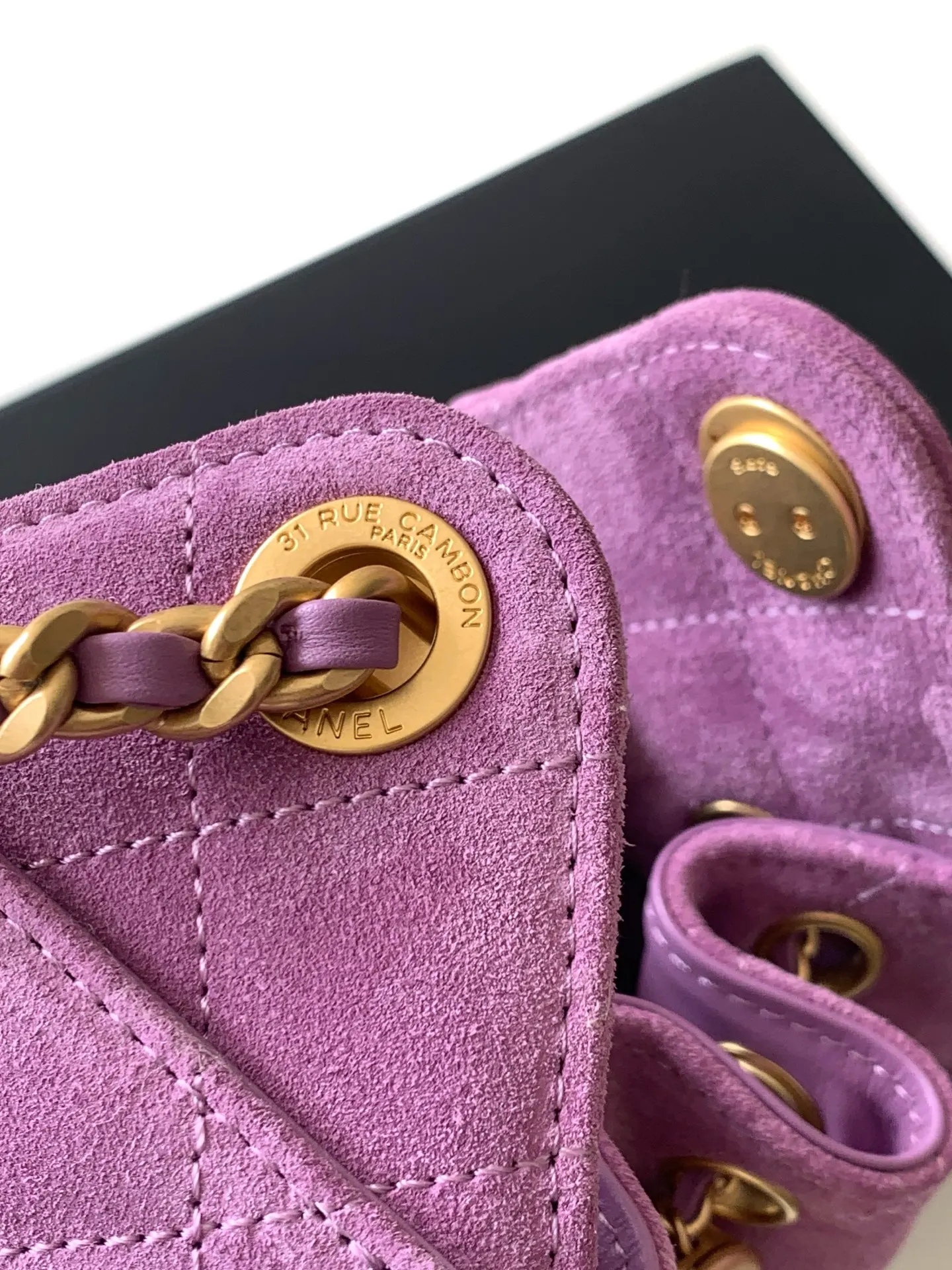 CHANEL 迷你磨砂皮 复古金币纽扣抽绳水桶包 菱格纹 经 链条包 精致链条款