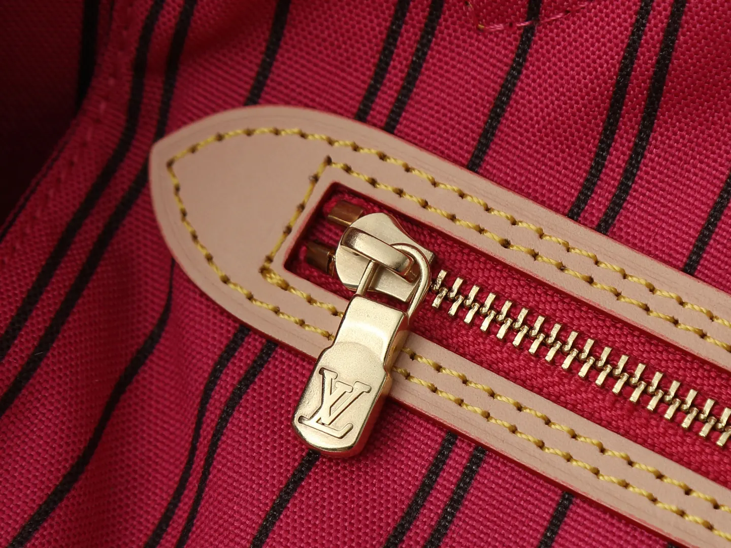 Neverfull 老花 帆布 手拿包 精致手拿款