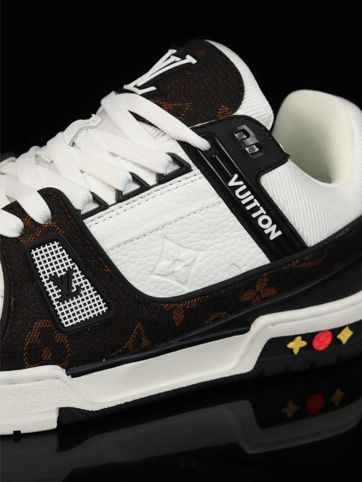Louis Vuitton 运动鞋(數字8) Louis Vuitton 运动鞋(數字8)