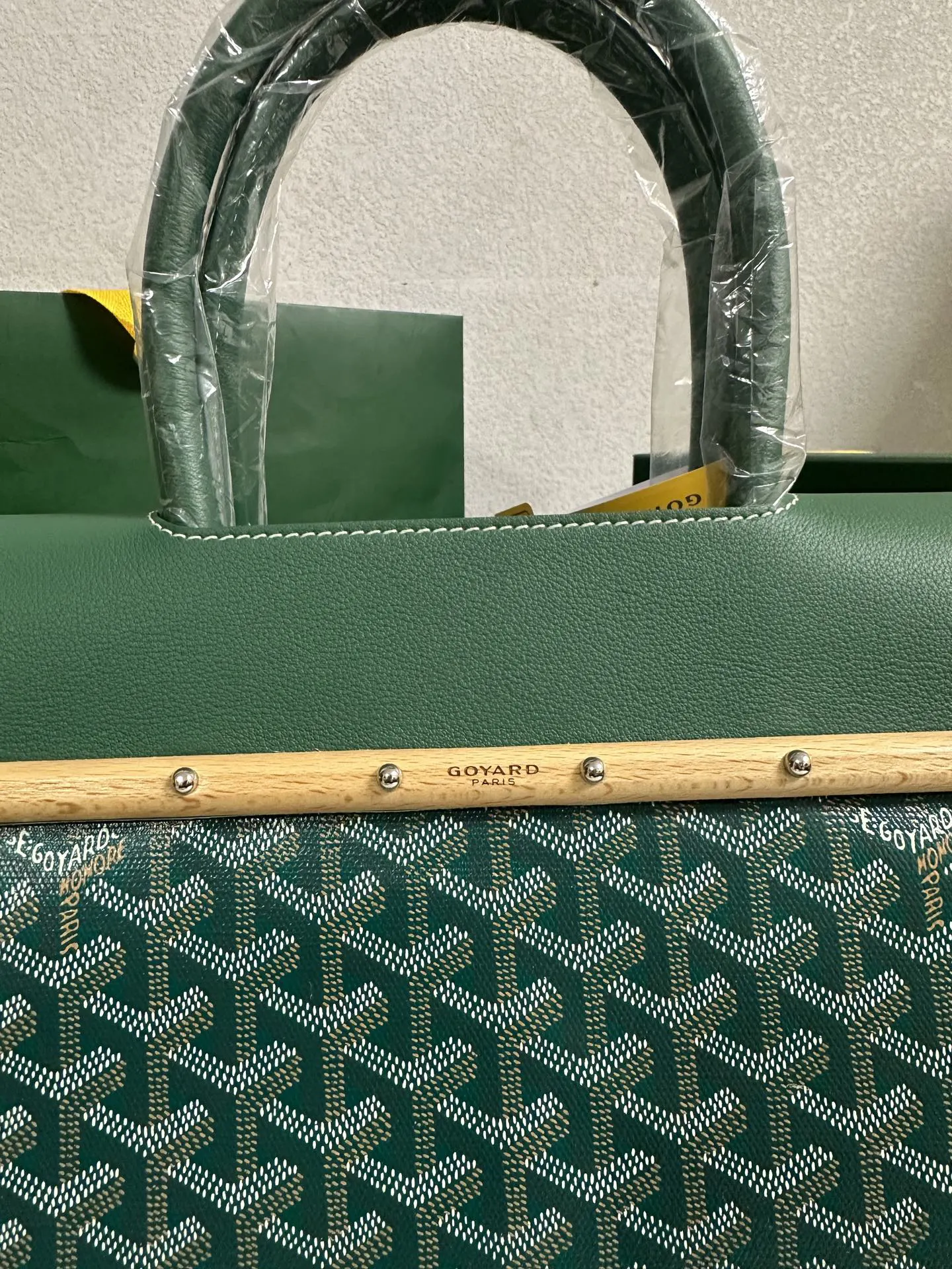 Goyard 小牛皮 无论包是打开还是合上 在内还是在外 它都能与女性生活 托特包 大容量托特款