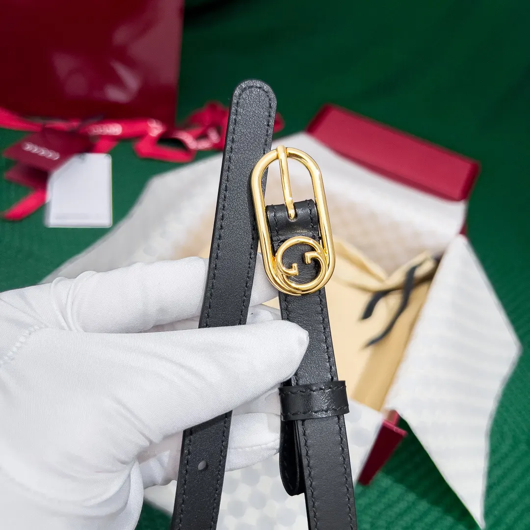 Gucci 双G扣牛皮腰带