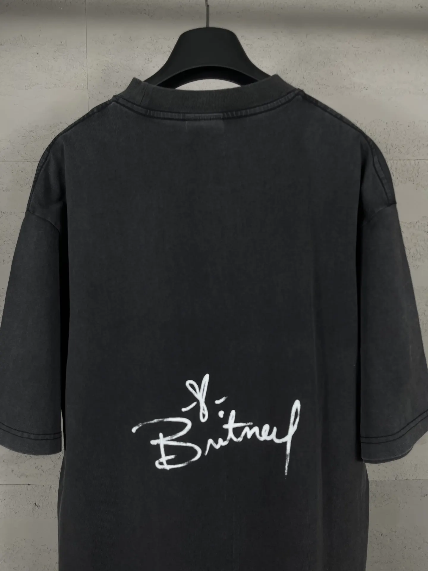 Balenciaga 純棉 Logo 短袖T恤 宽松休閒(數字8) Balenciaga 純棉 Logo 短袖T恤 宽松休閒(數字8)