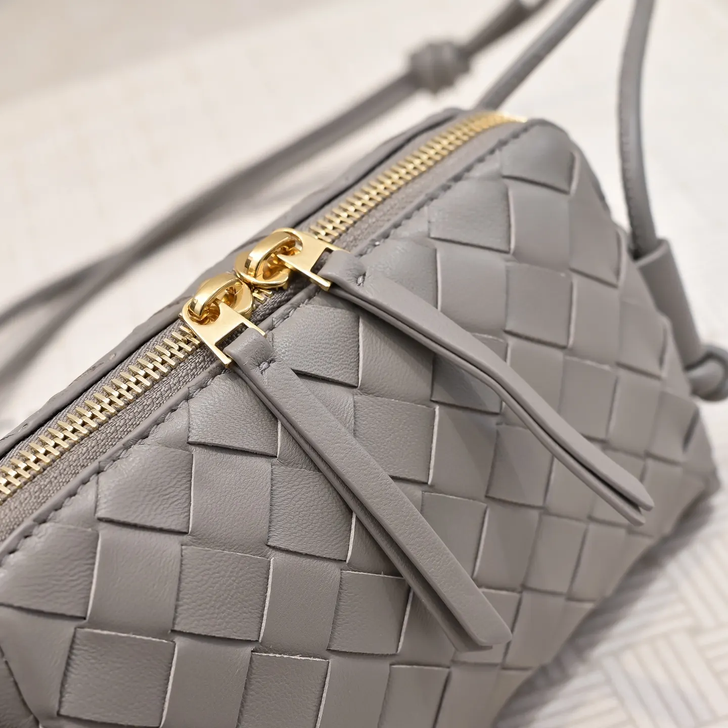 Bottega Veneta 腋下包 复古腋下背款