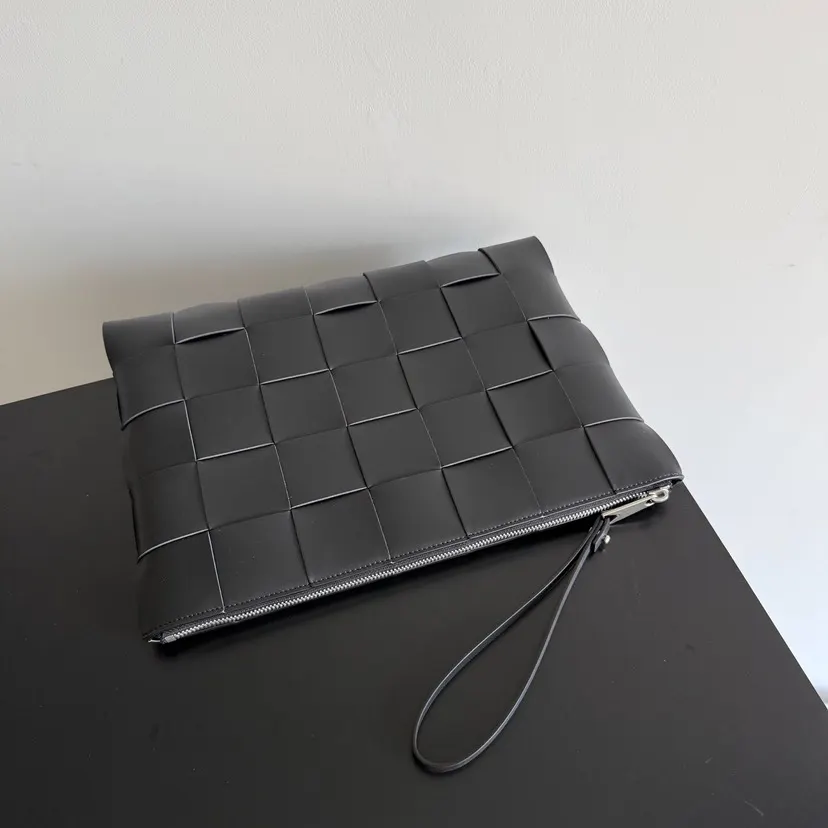 Bottega Veneta 小牛皮 手拿包 精致手拿款