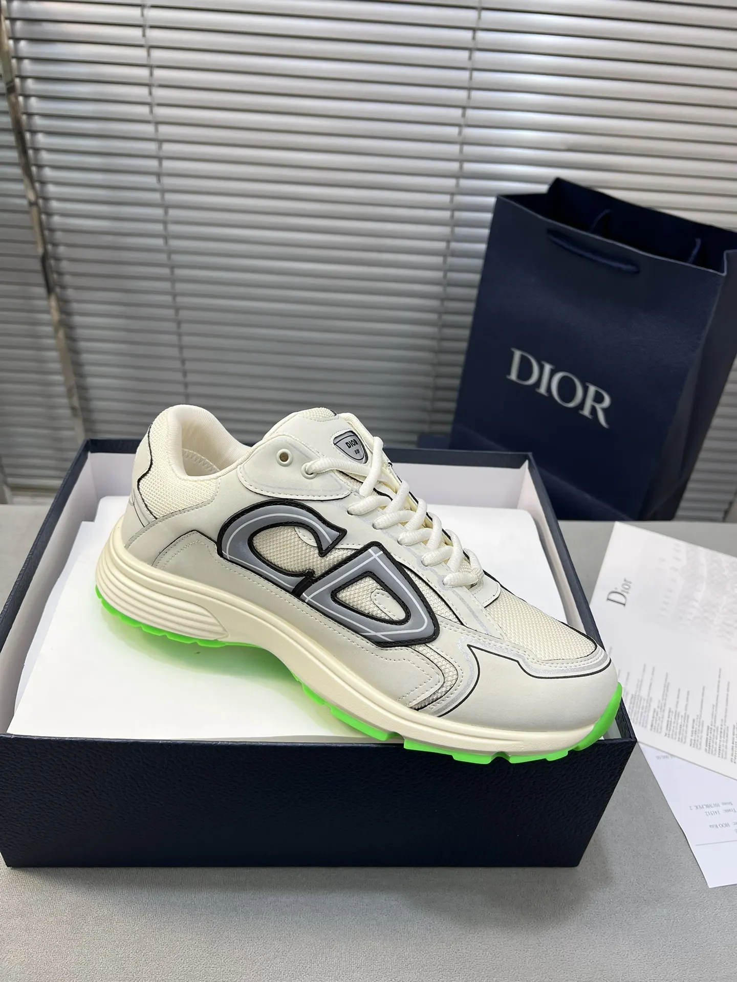 Dior B30 网面拼皮运动鞋 白灰荧光绿底
