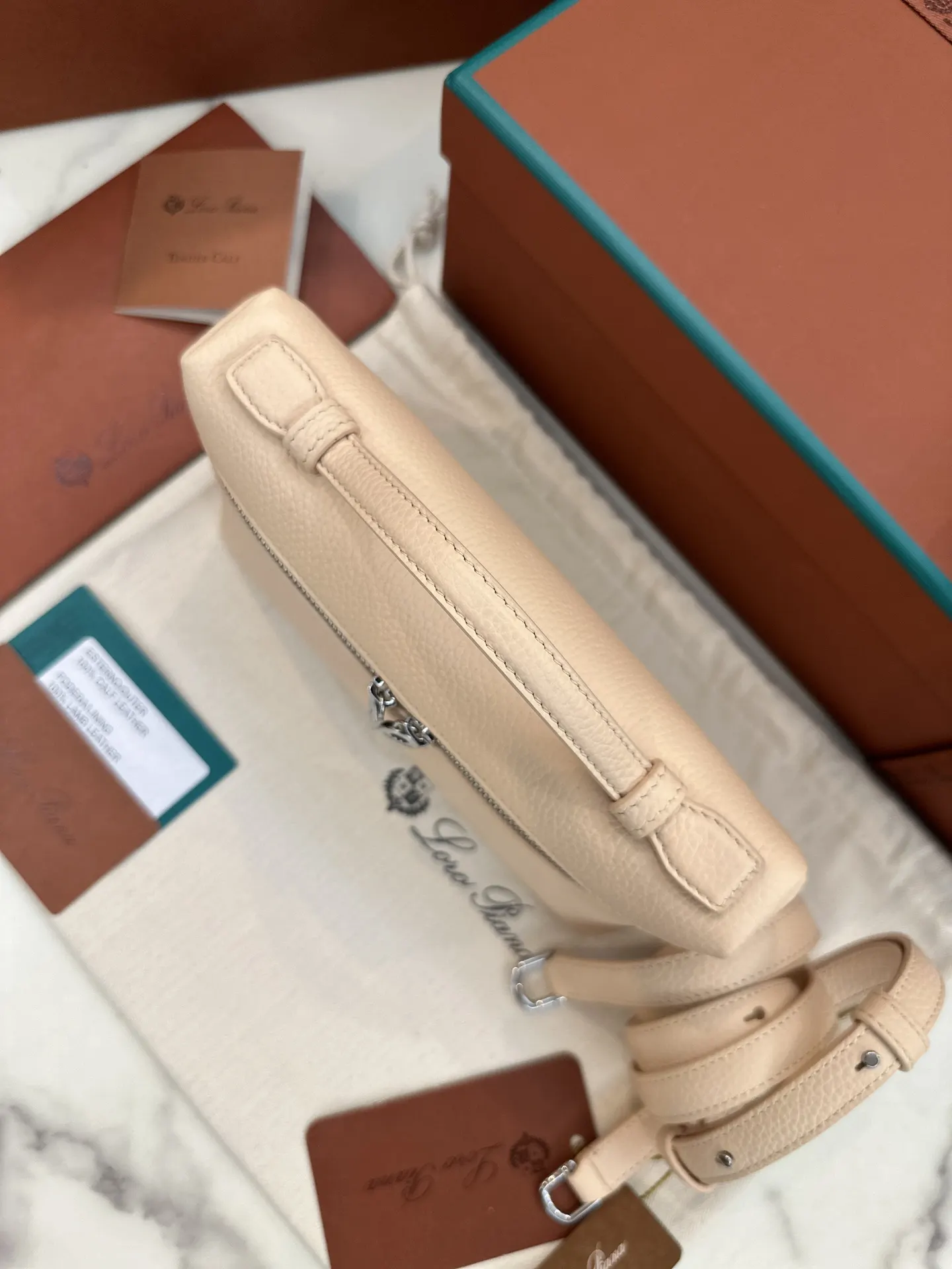 小牛皮 Loro Piana Extra Poket 手拿包 精致手拿款