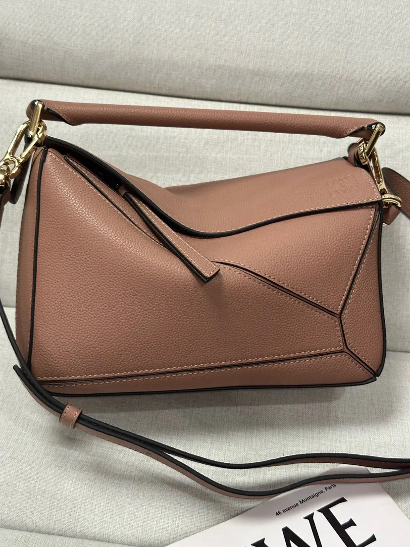 Loewe Puzzle 小牛皮 手拿包 精致手拿款