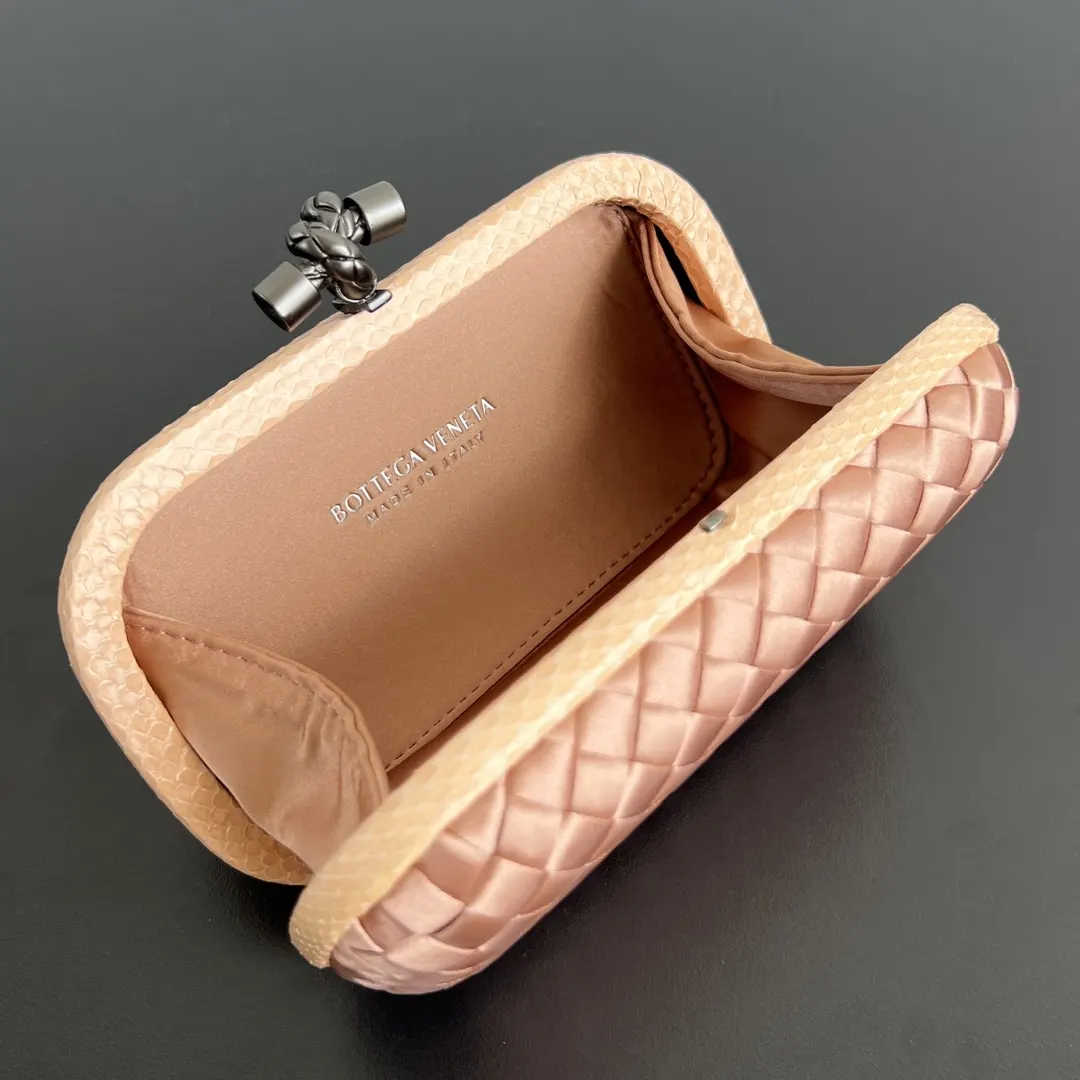 Bottega Veneta 化妝包 便携收納款