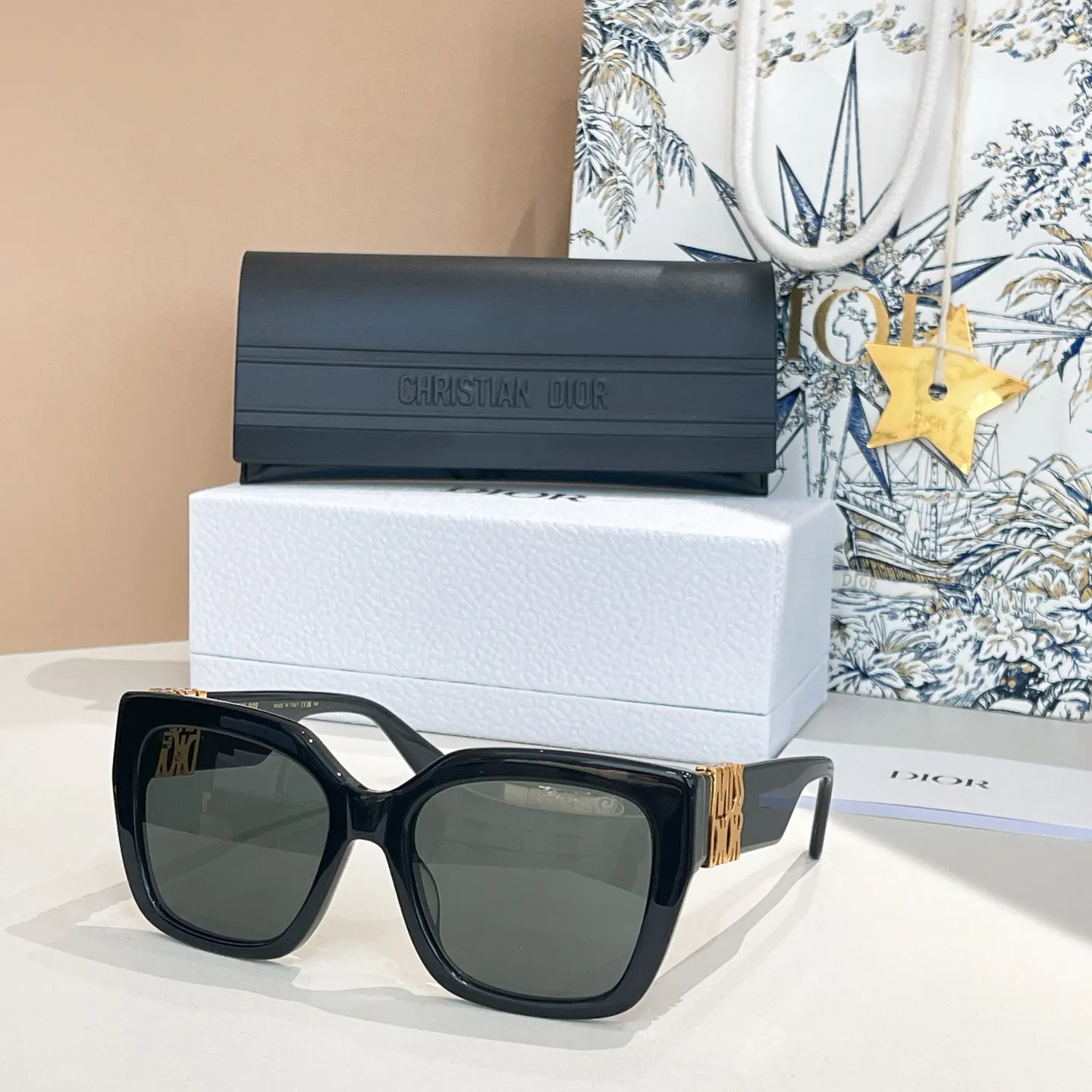 Dior 粉色渐变太阳镜 复古时尚款
