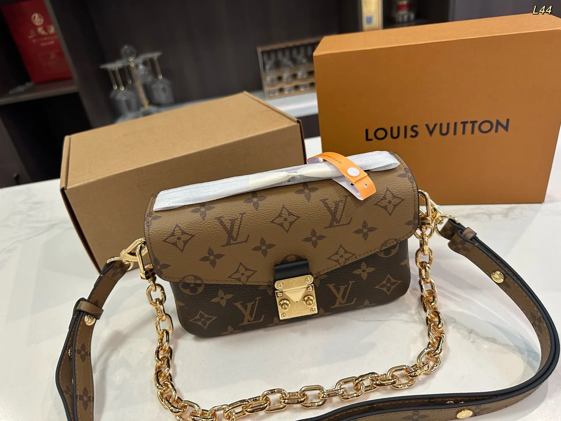 LV 小邮差包 更精致了有没有～ 斜挎包 轻便斜挎款
