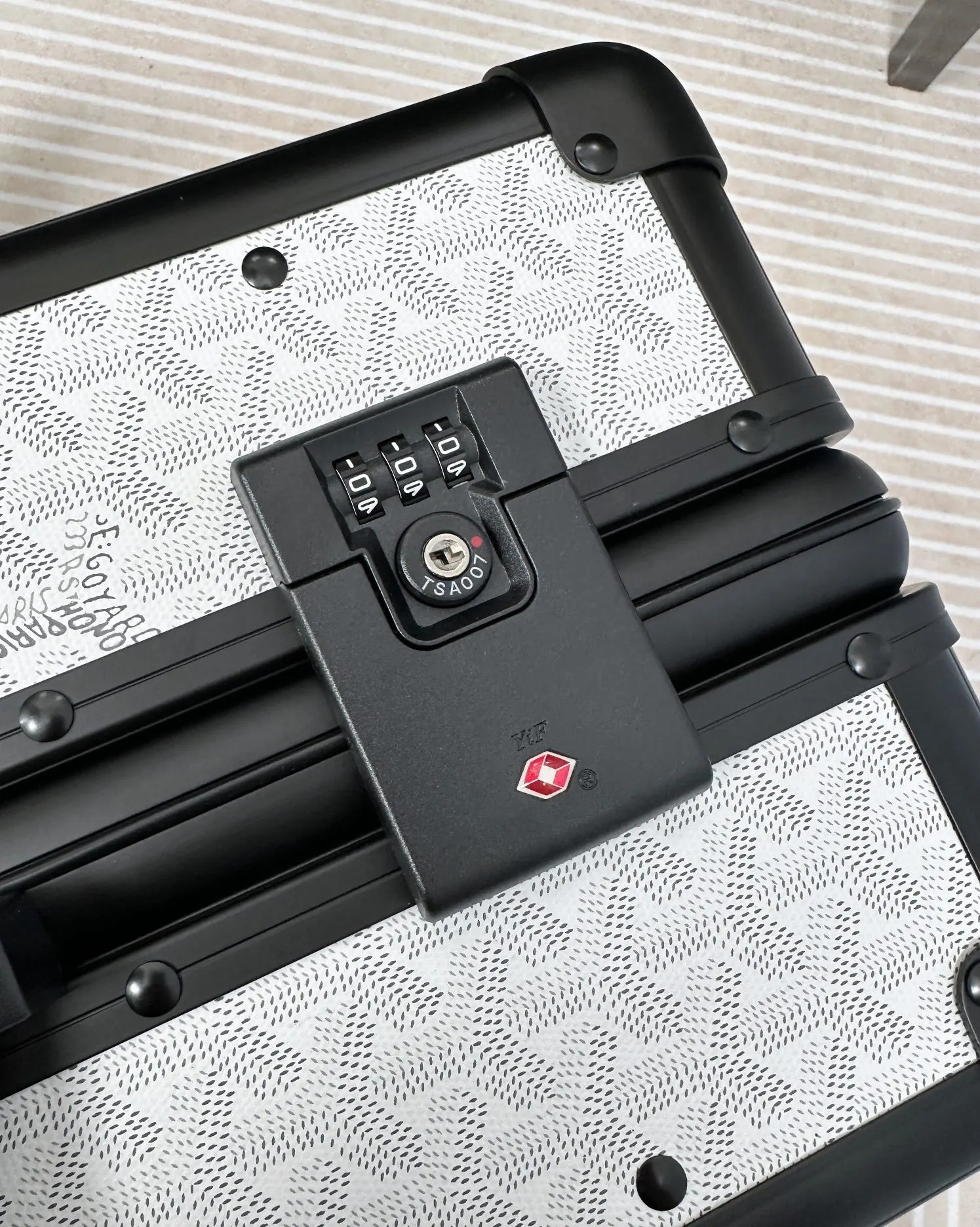 Goyard 戈雅 行李箱 拉杆箱 時尚新宠 復古形的 旅行拉杆款 輕便出行款