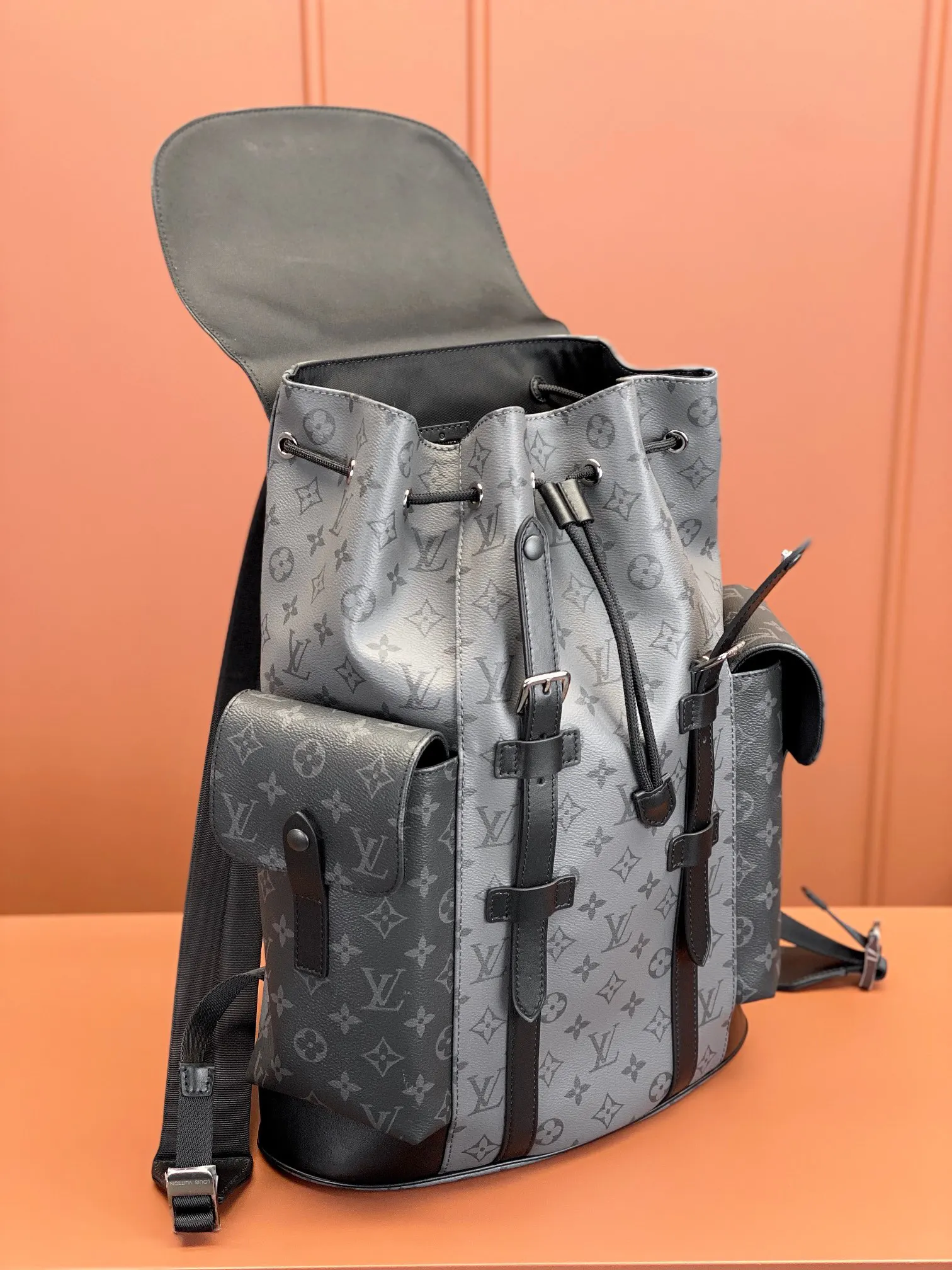 Christopher 中号雙肩包 实用雙肩款